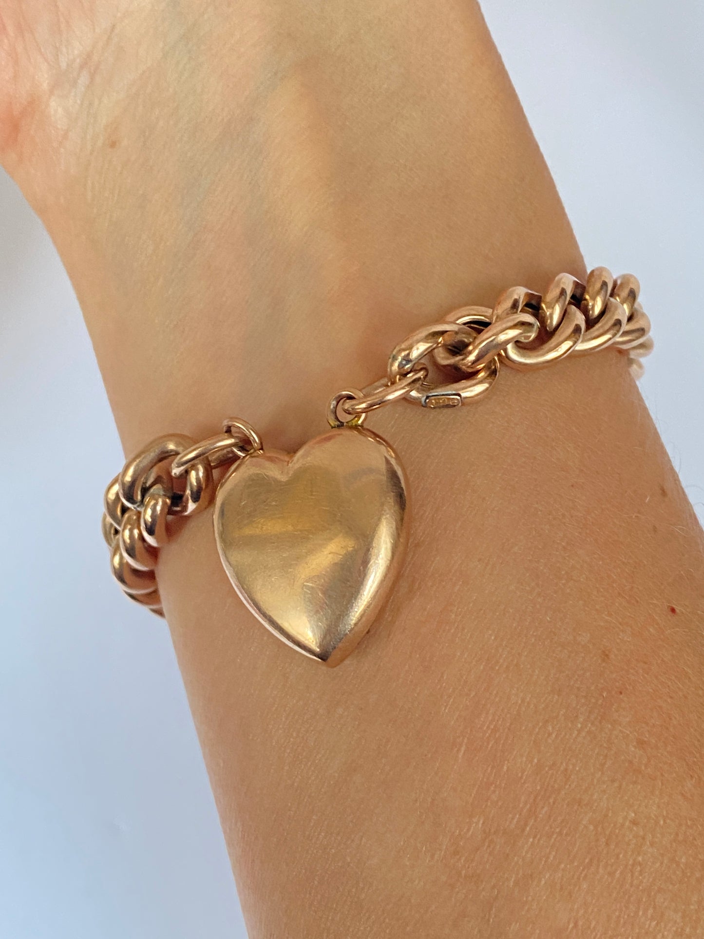 Second and Final payment KAREN, Victorian 9ct Gold Curb Link Heart Locket Bracelet (20.77g)