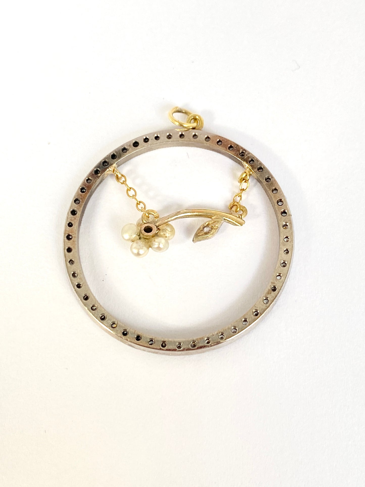 18 White Gold and Platinum, Art Deco, Diamond and Pearl Circular Pendant