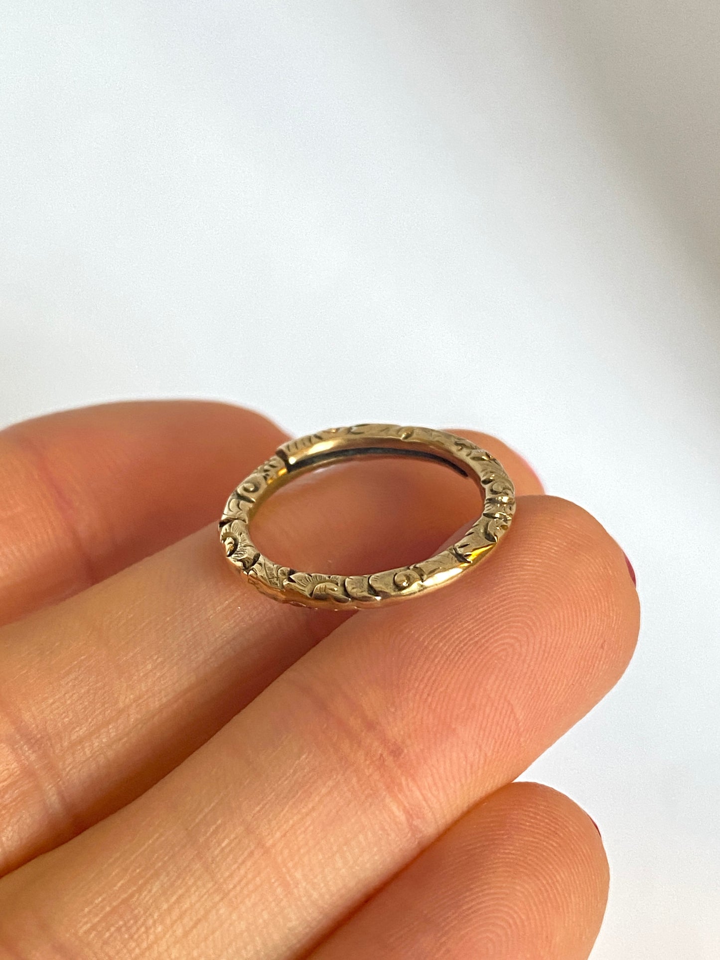 Victorian Gold Cased/Rolled Gold Engraved Split Ring/Pendant