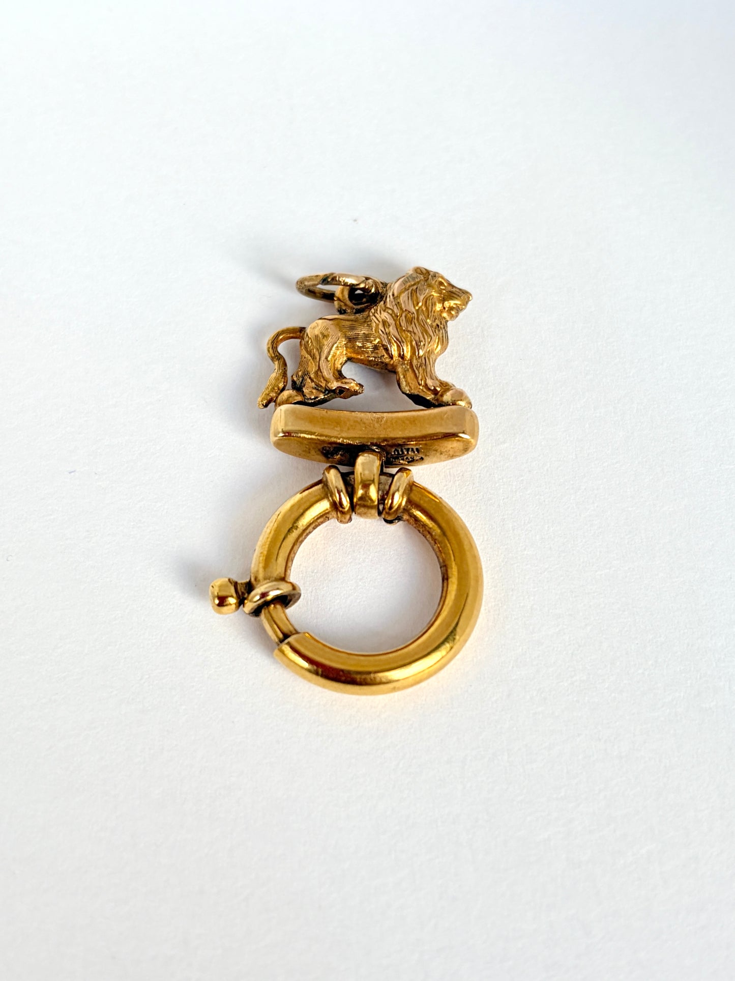 Large, 9ct Gold Vintage Lion Bolt Ring