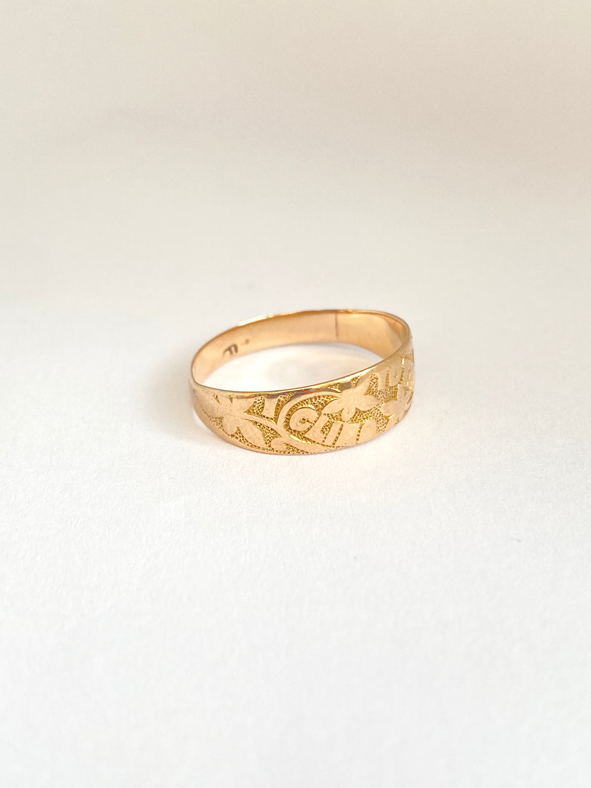 Antique, 18ct Yellow Gold 'Cling to Thee' Ring