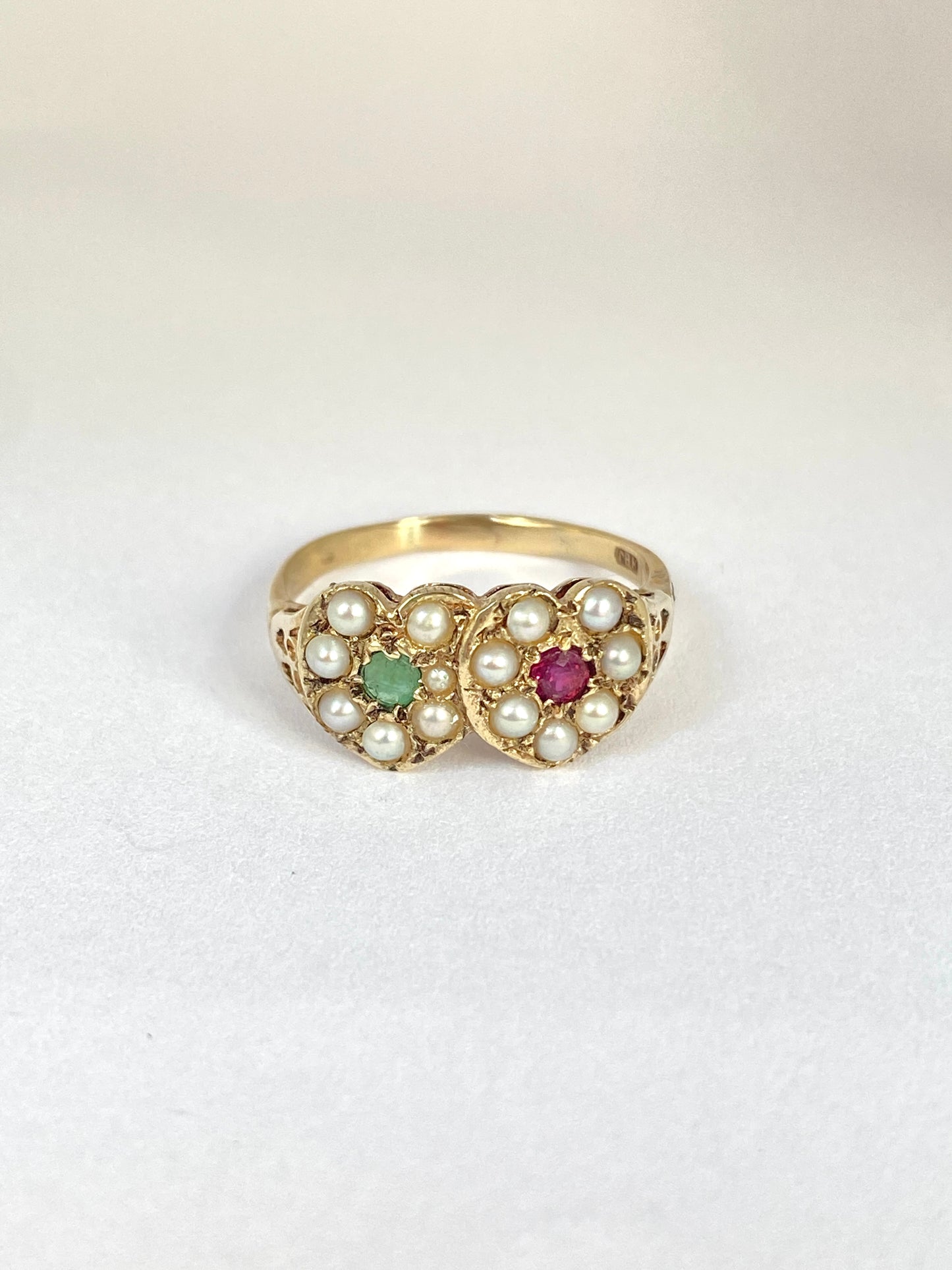 Edwardian 9ct Gold, Emerald and Almandine Garnet Double Heart Ring with Seed Pearls