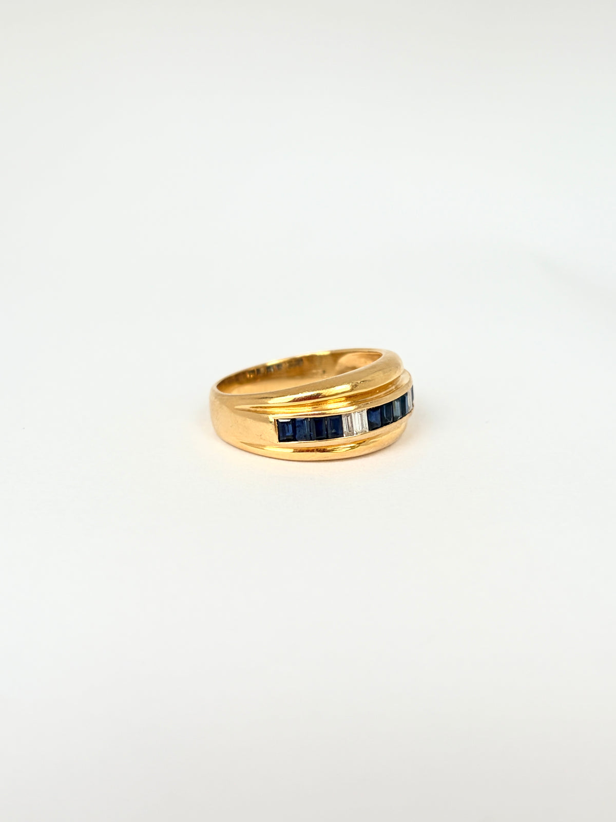 Vintage 18ct Gold Sapphire and Diamond Baguette Ring, 5.53g