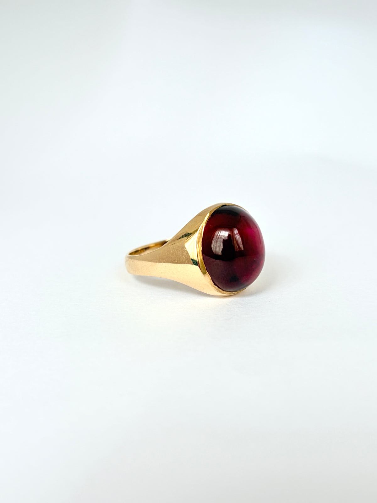 Large, Vintage, 9ct Gold Garnet Cabochon Ring, London, 1975