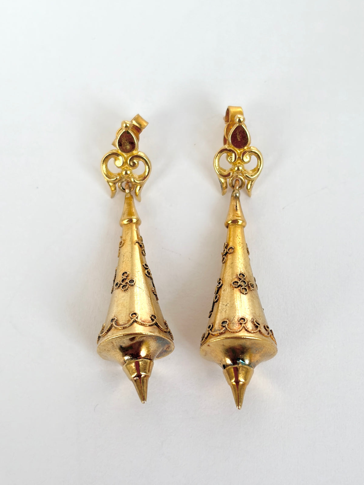 Victorian 15ct Etruscuan Style Torpedo Drop Earrings