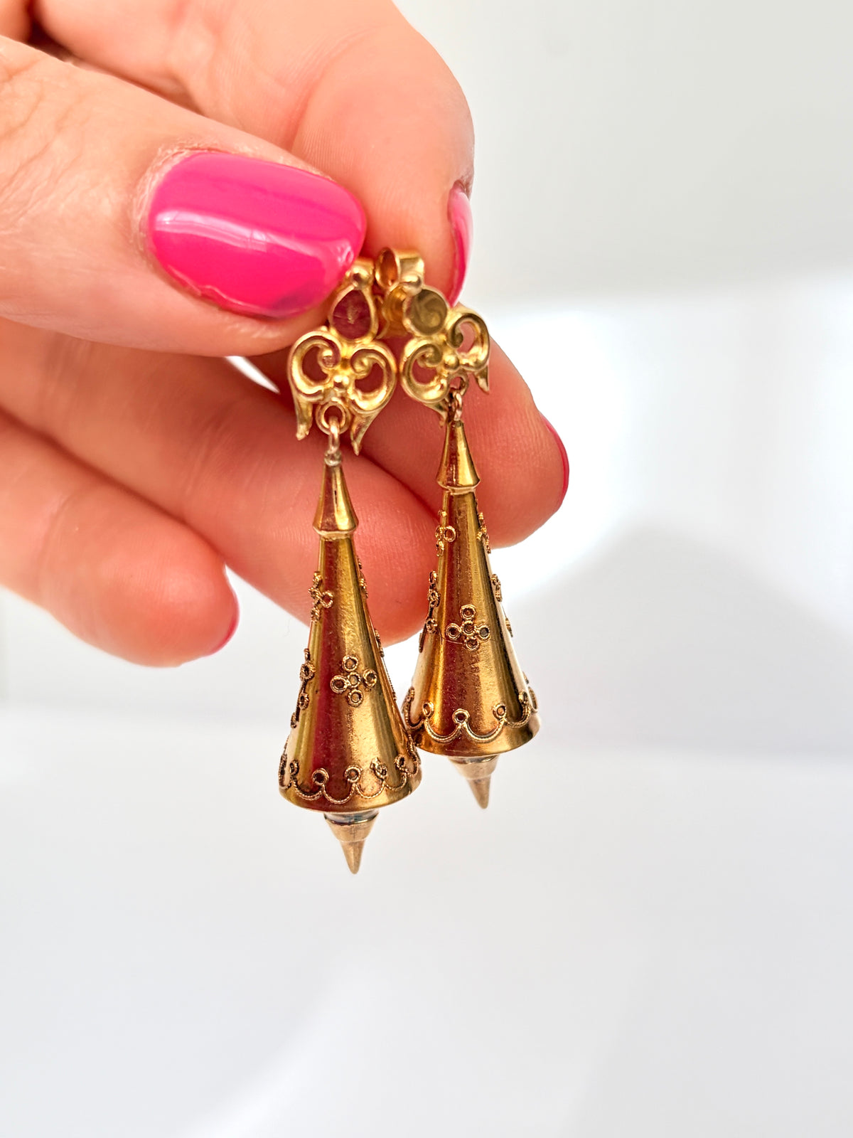 Victorian 15ct Etruscuan Style Torpedo Drop Earrings