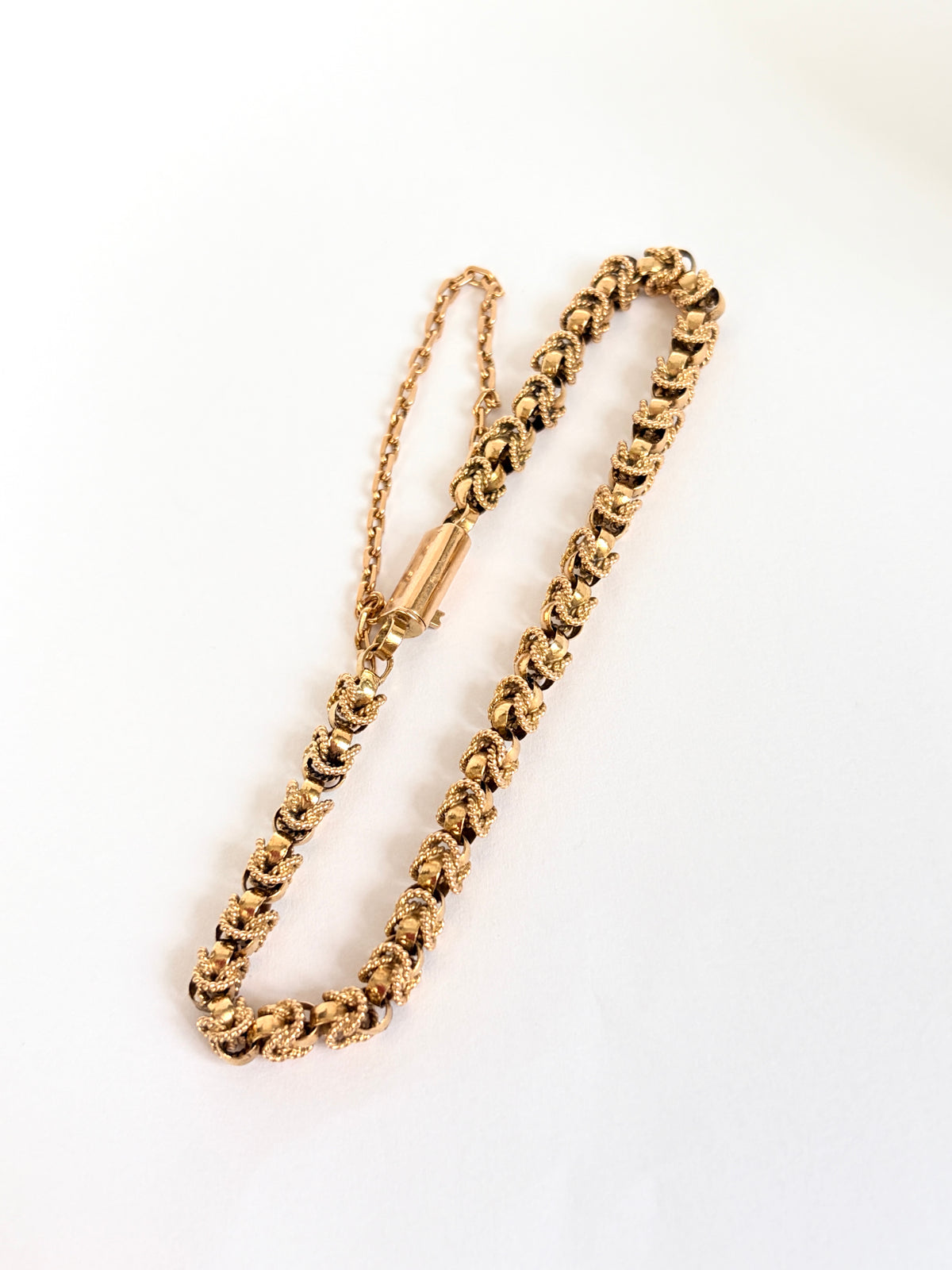 Incredible Vintage, 18ct Gold Fancy Link Bracelet with hidden clasp, 7 inches, 21.18g