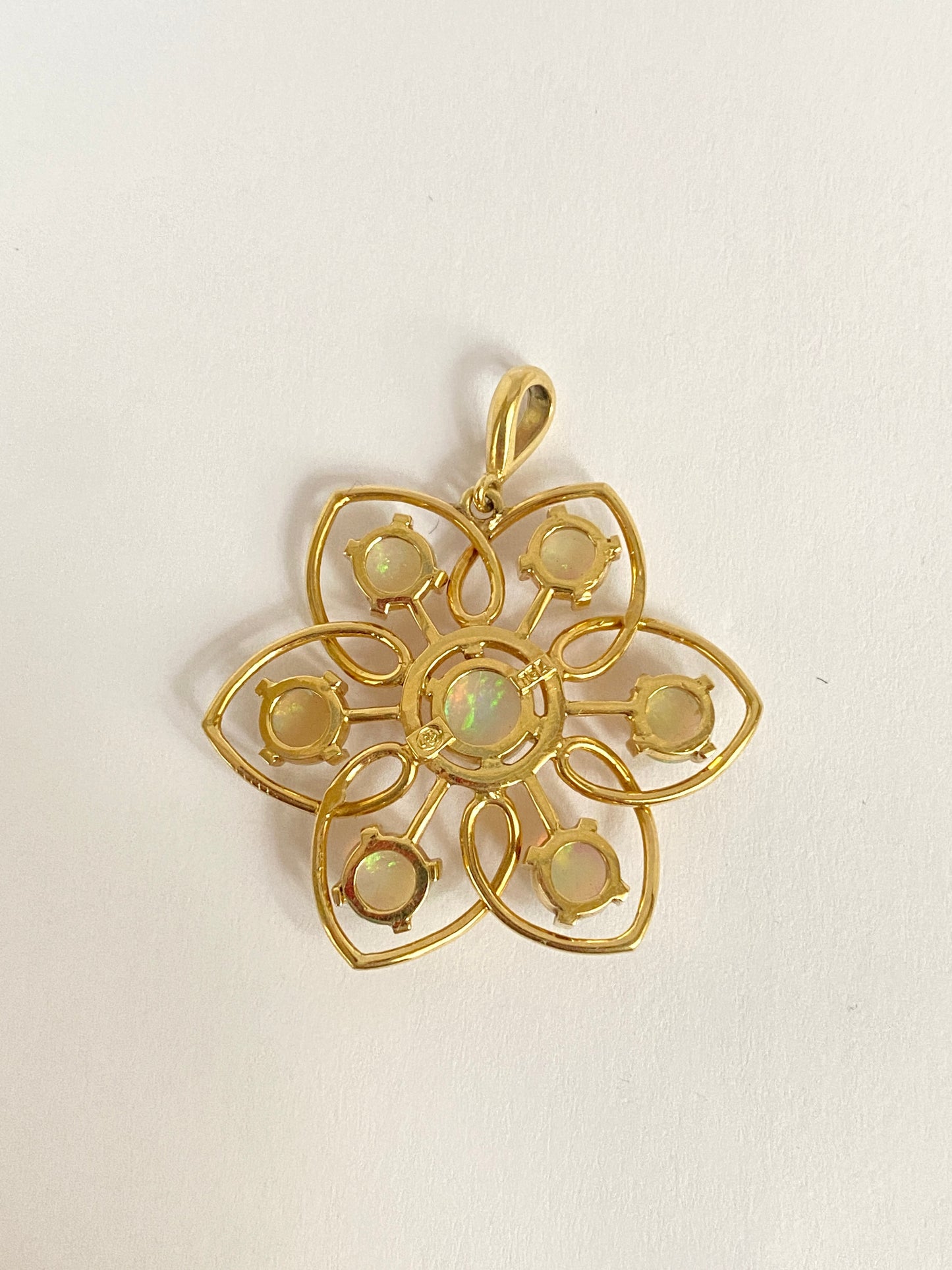 Incredible Vintage 18ct Gold, Opal Flower Star Pendant