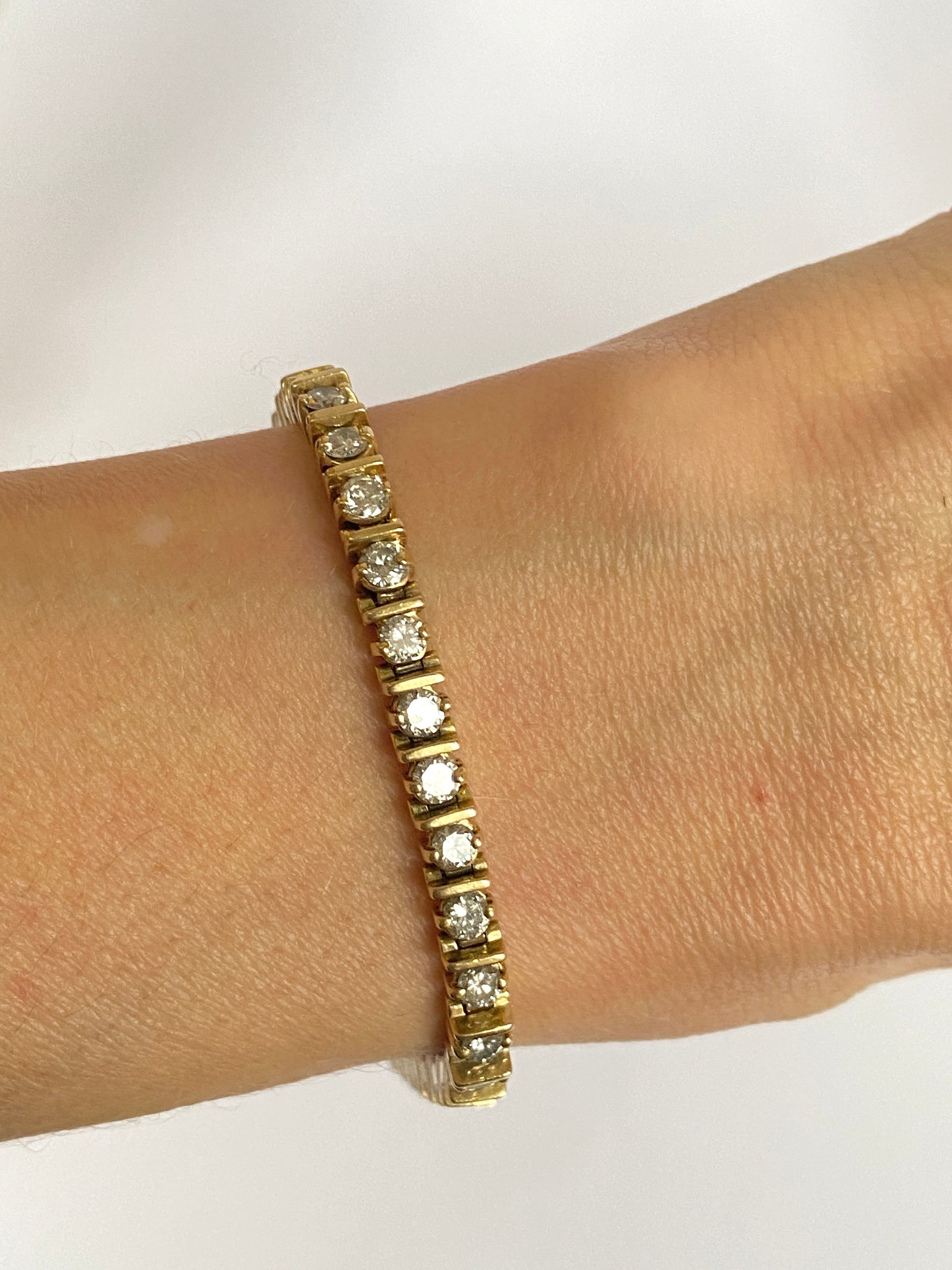 Vintage, 18ct Gold Diamond Tennis Bracelet; 16.72g, 7.5 inches and 3ct TCW