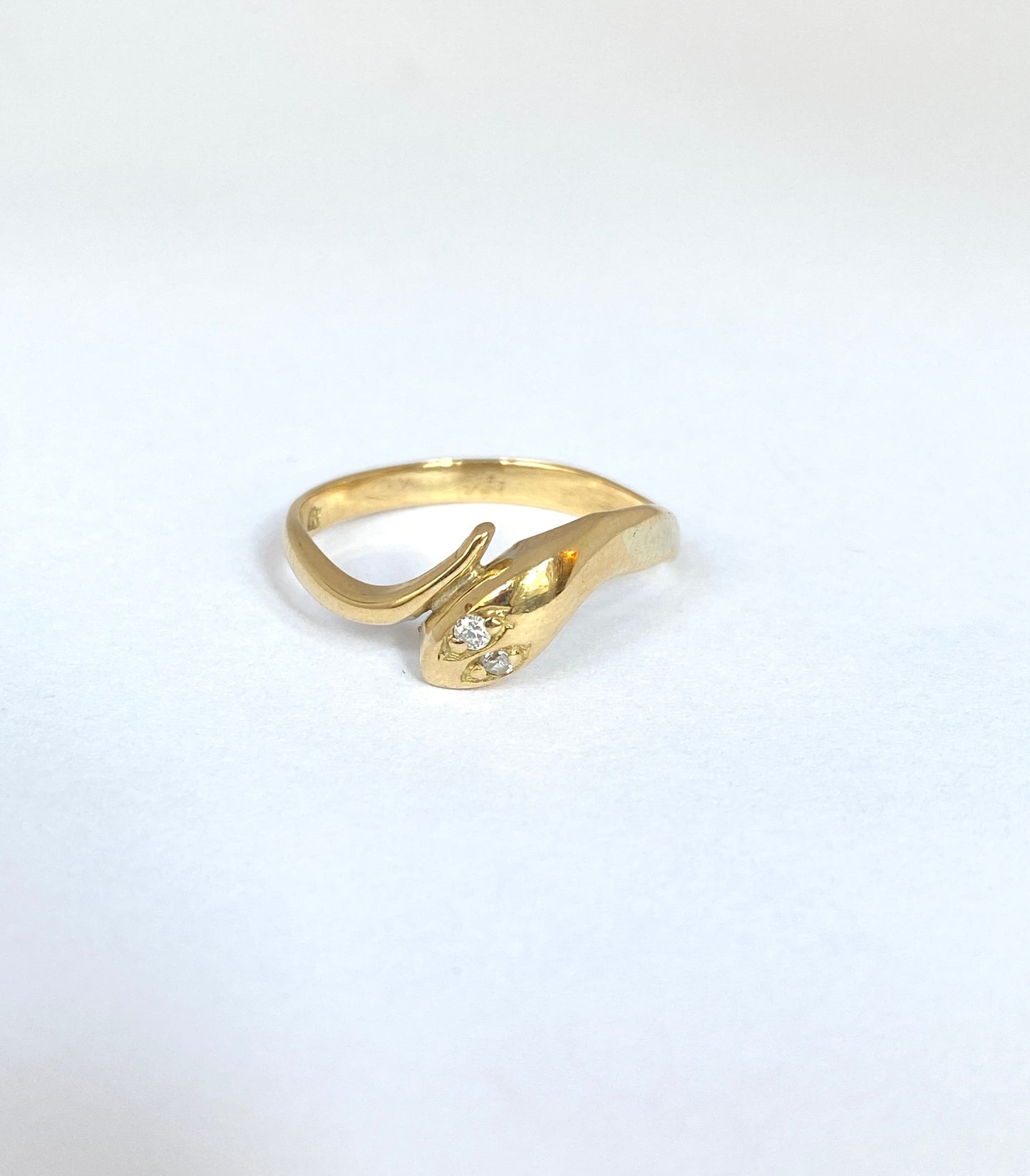 Vintage, 18ct Gold Snake Ring with diamond eyes