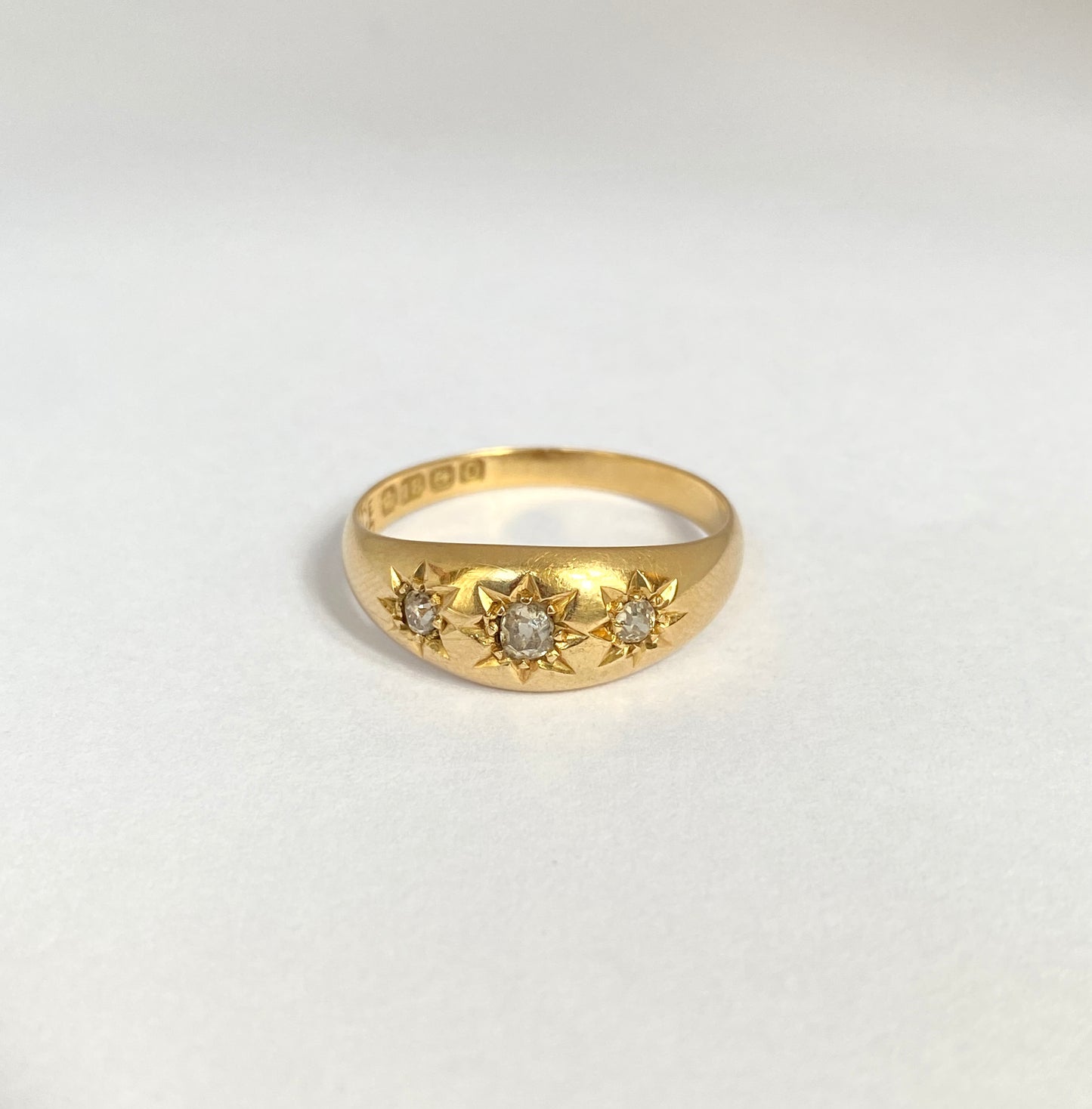 Antique, 18ct Gold, Old Cut Diamond, 3 Star, Gypsy Ring, Hallmarked Birmingham, 1913. (2.61g)