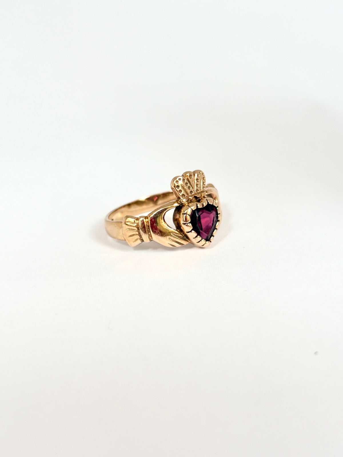 9ct Gold, Vintage Claddah Ring with Garnet Heart