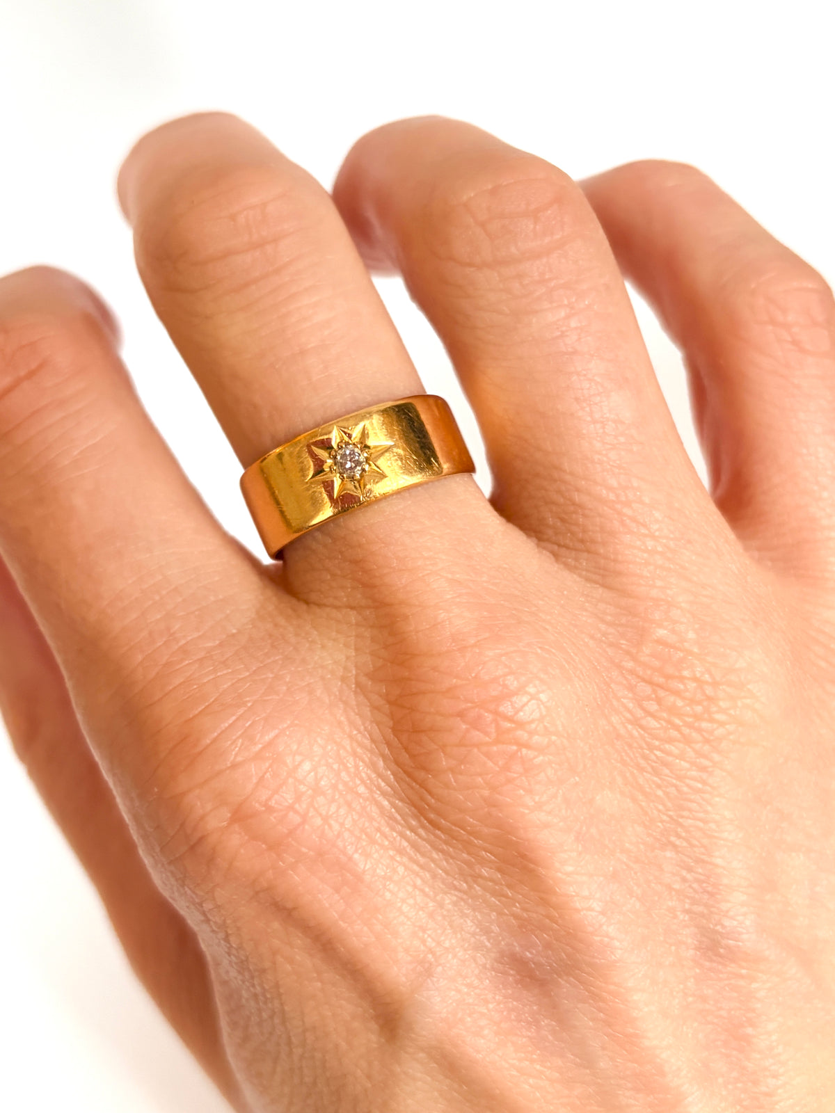 18ct Gold, Antique, Starburst Diamond Solitaire Band, Hallmarked 18ct Gold, Chester and 1917