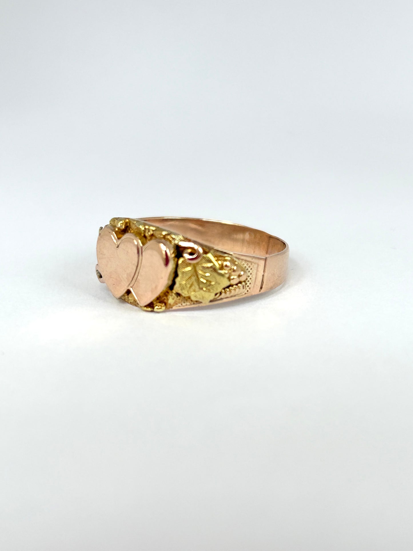 Victorian, 15ct Gold, Two tone Vintage Double Heart Ring