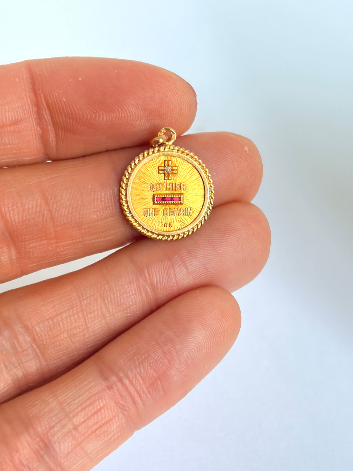 Small Vintage, 18ct Gold Augis French Pendant, 'Qu'hier - Que demain'