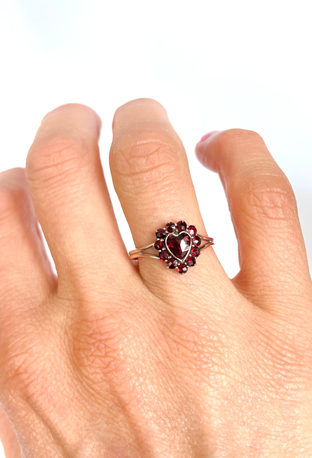 9ct Gold, Vintage Garnet Heart Sweetheart Ring