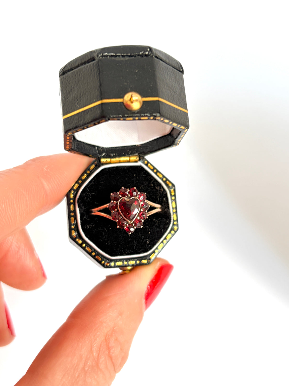 9ct Gold, Vintage Garnet Heart Sweetheart Ring