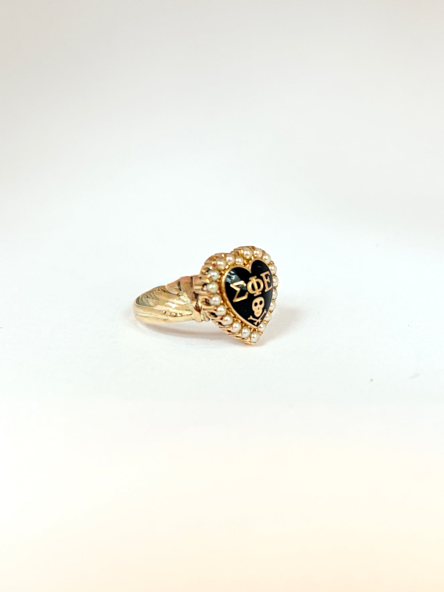 Vintage, 15ct Gold Skull and Crossbones Fraternity Ring
