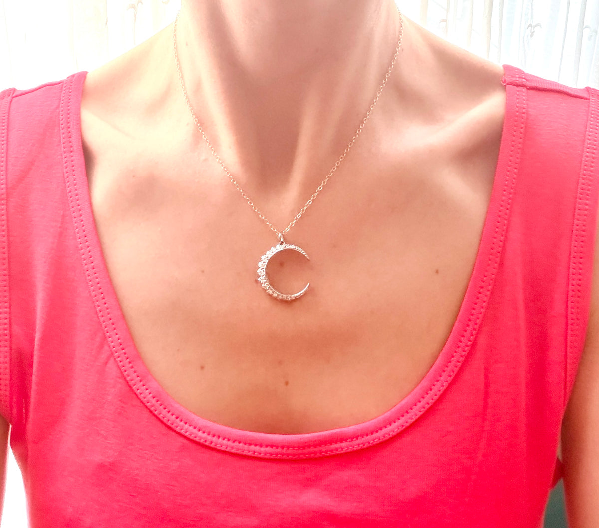 Vintage, 18ct White Gold Diamond Crescent Moon Pendant