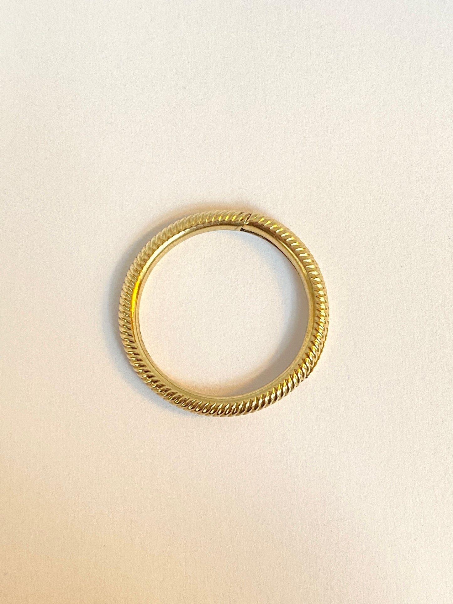 Large, Unique,  15ct Gold Engraved Split Ring 2.1cm and 2.87g