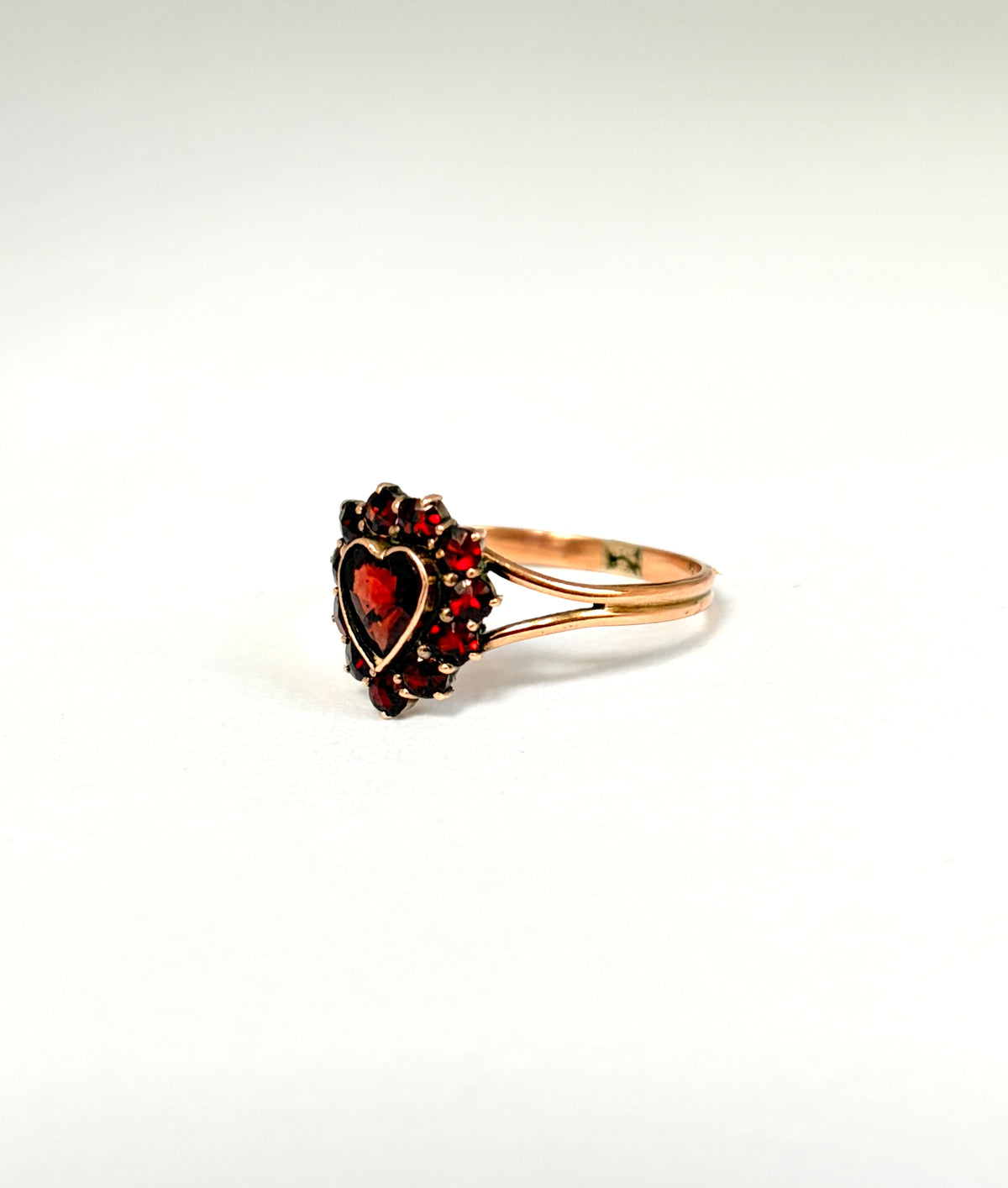 9ct Gold, Vintage Garnet Heart Sweetheart Ring