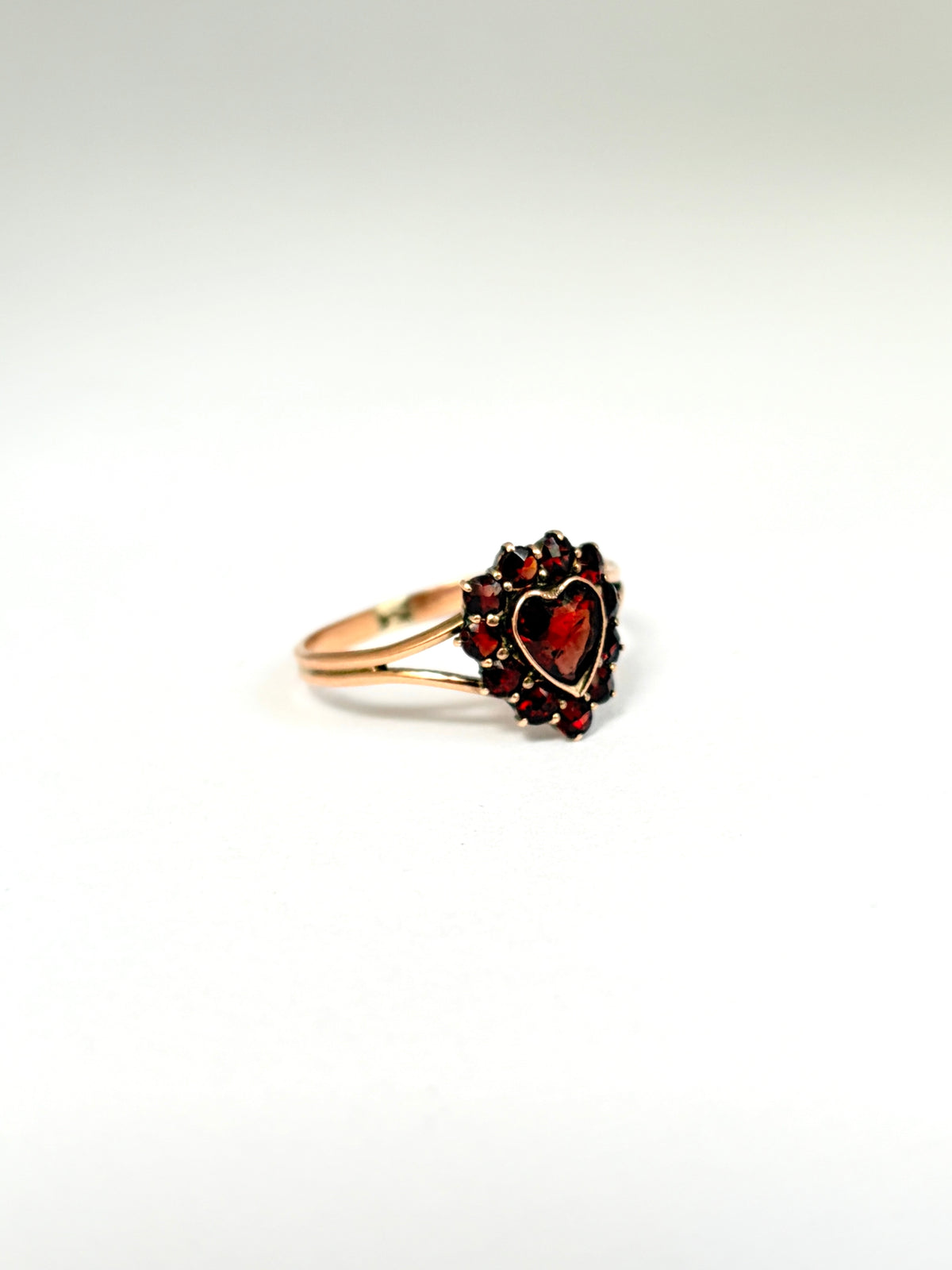 9ct Gold, Vintage Garnet Heart Sweetheart Ring