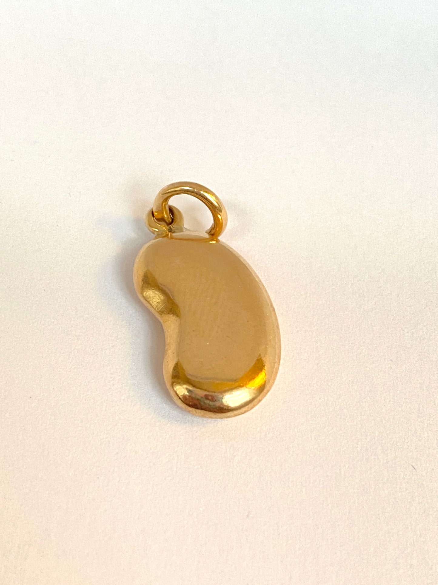 15ct Gold, Vintage, Kidney Bean Lucky Charm, Hallmarked 15ct Gold