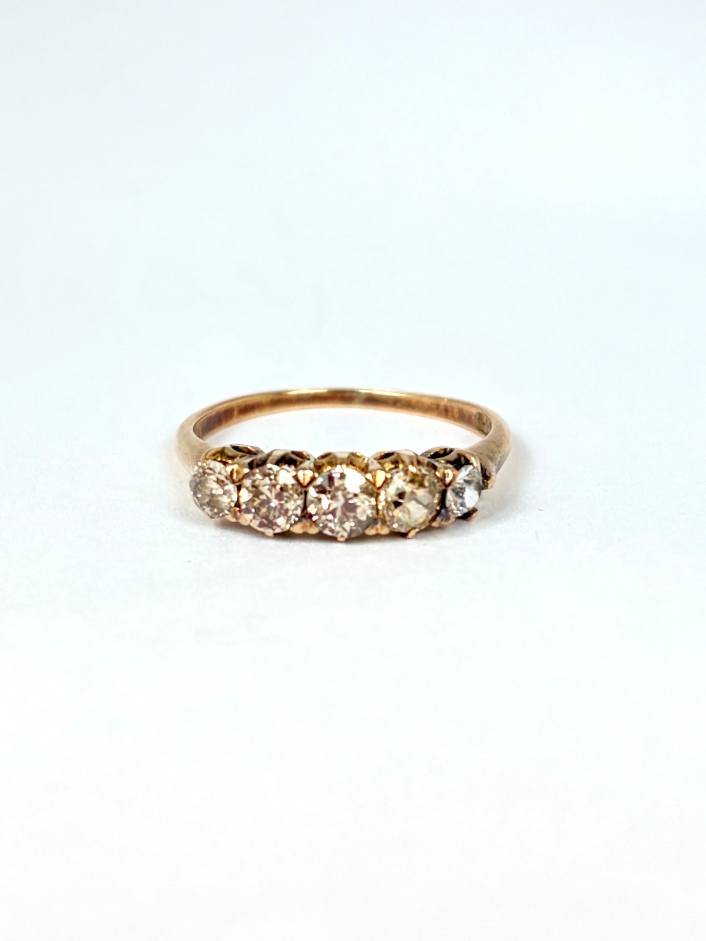 Stunning 18ct Gold, Vintage 5 Stone Diamond Ring