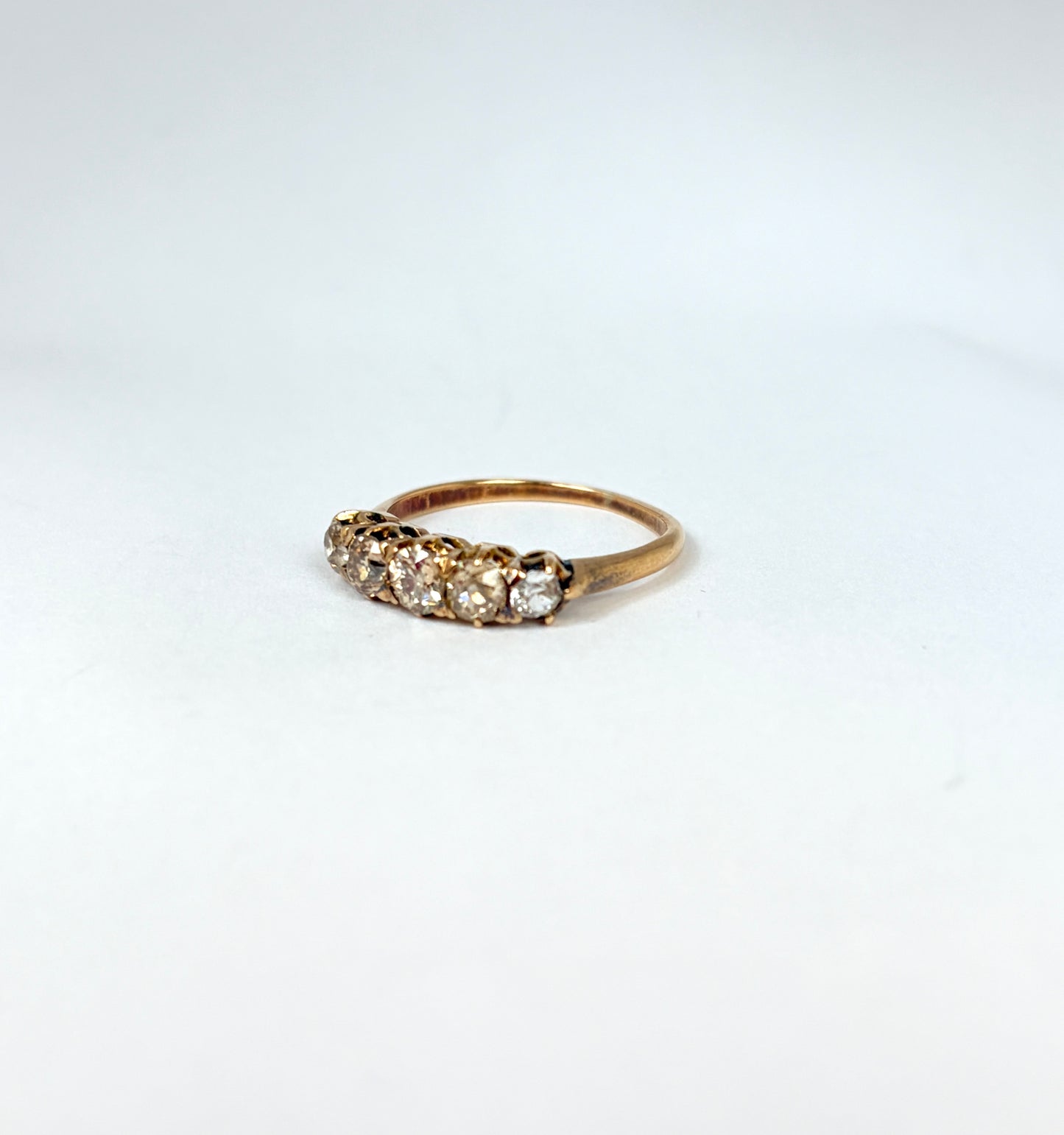Stunning 18ct Gold, Vintage 5 Stone Diamond Ring