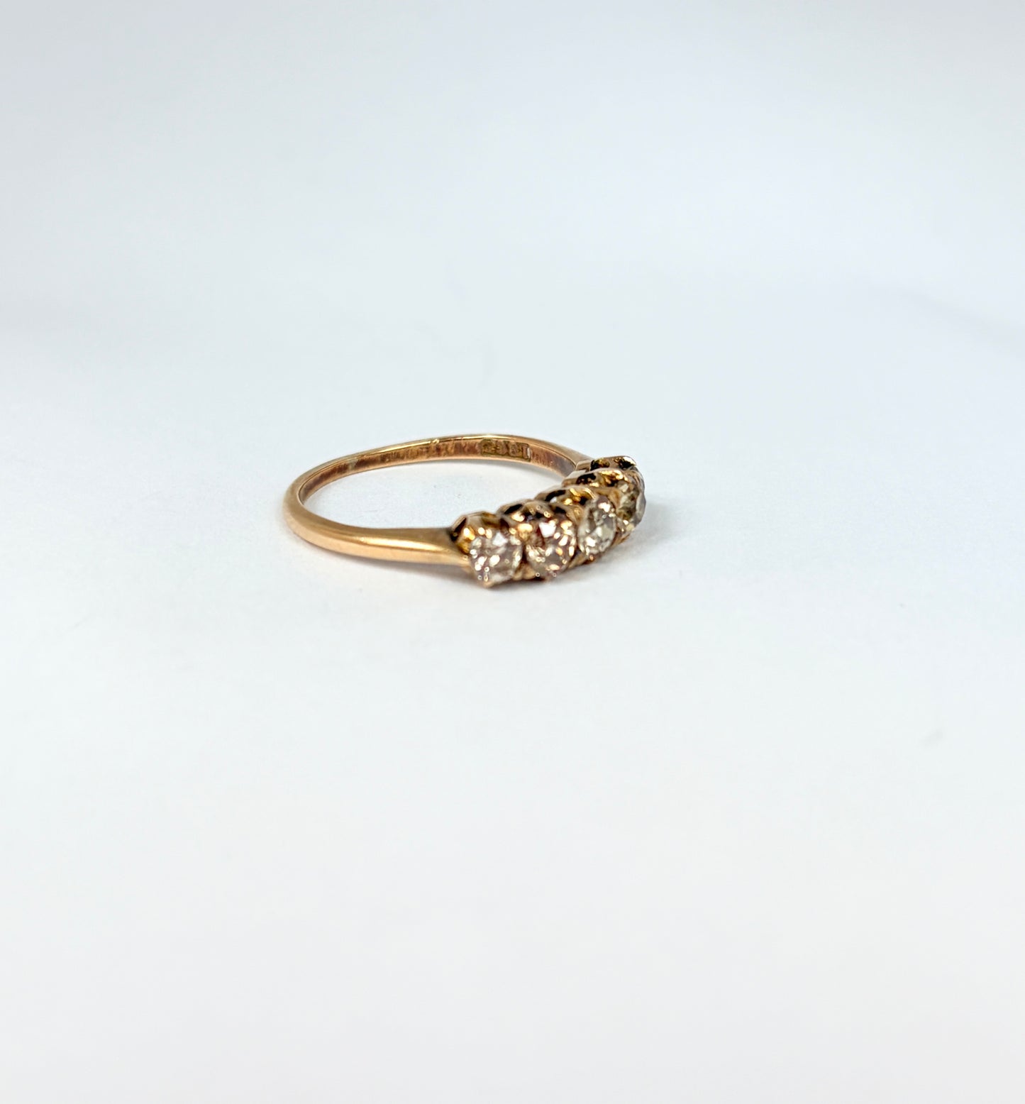 Stunning 18ct Gold, Vintage 5 Stone Diamond Ring