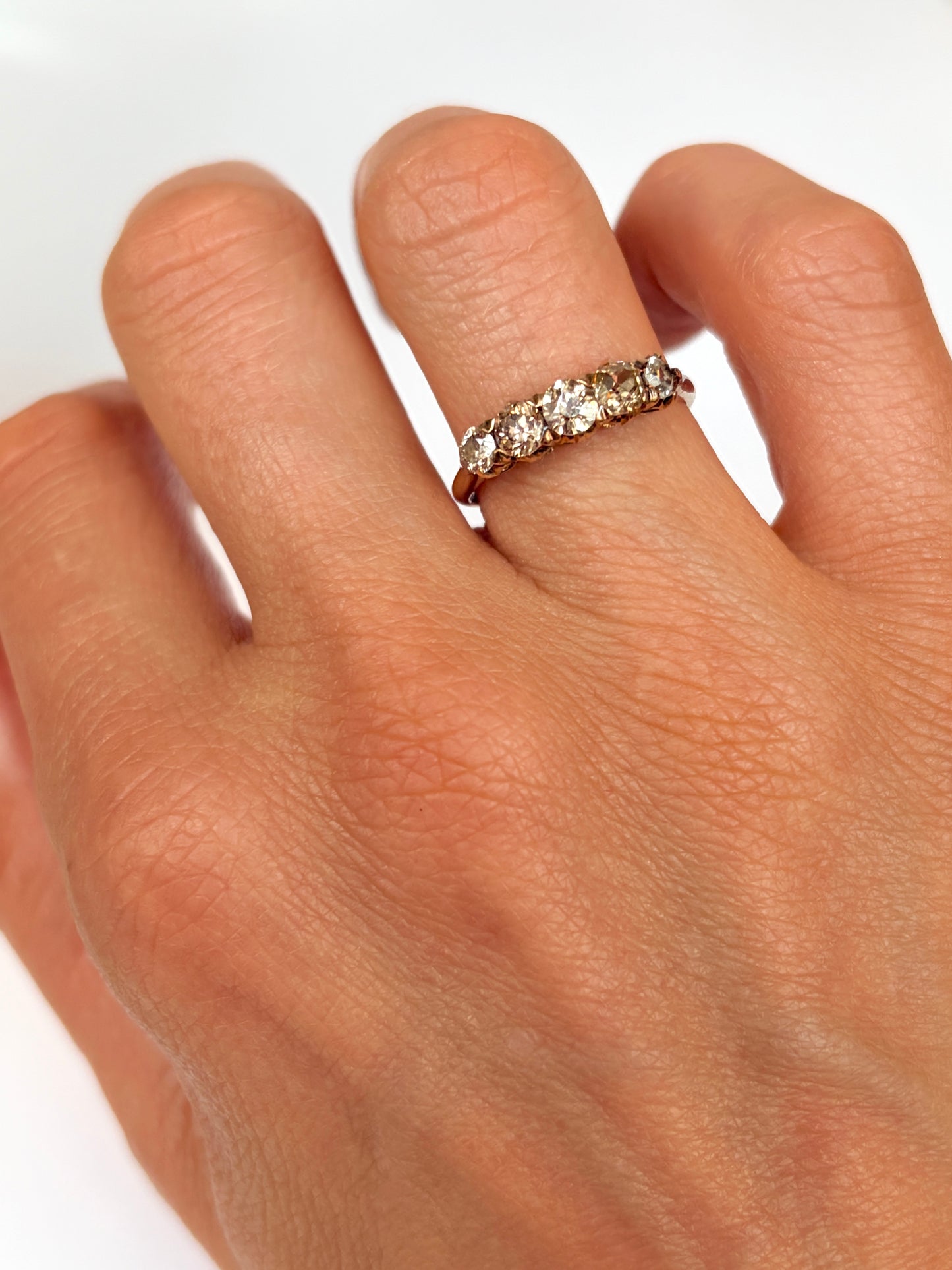 Stunning 18ct Gold, Vintage 5 Stone Diamond Ring