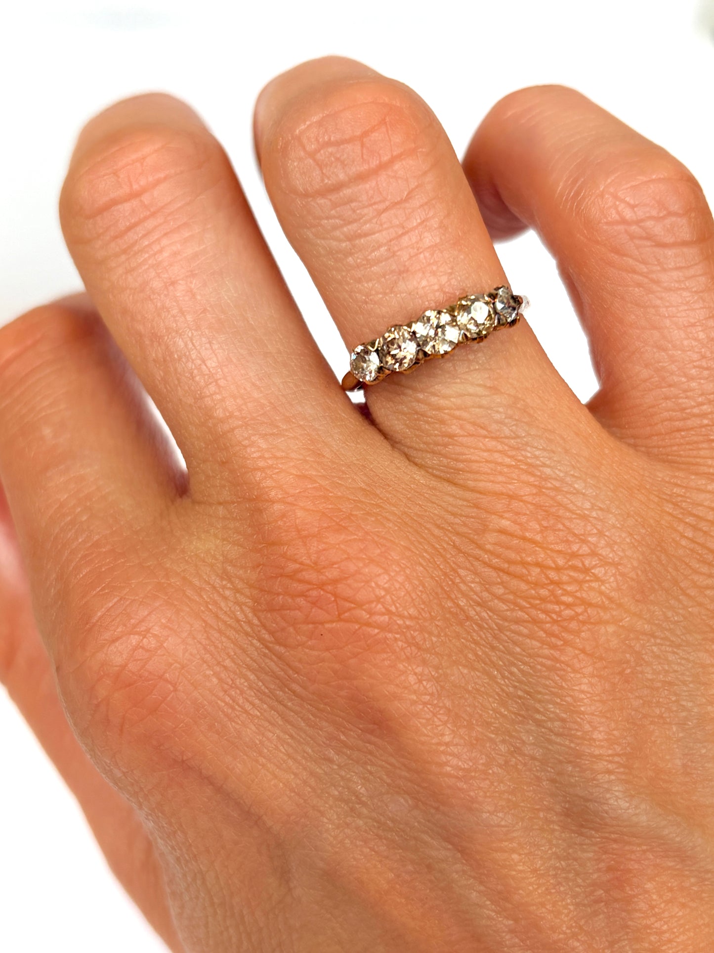 Stunning 18ct Gold, Vintage 5 Stone Diamond Ring