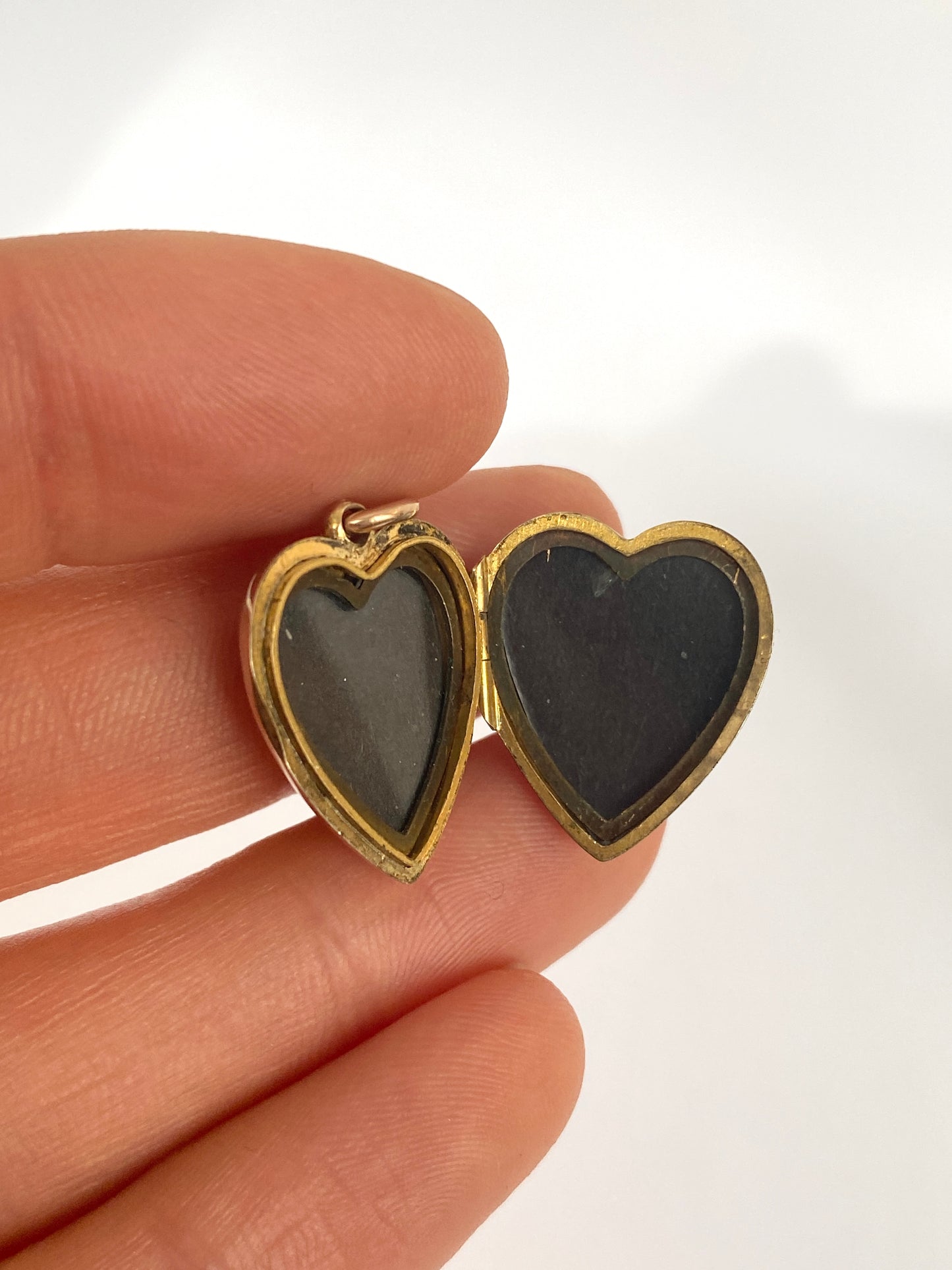 Vintage 18ct Gold Heart locket with Opal Crucifix