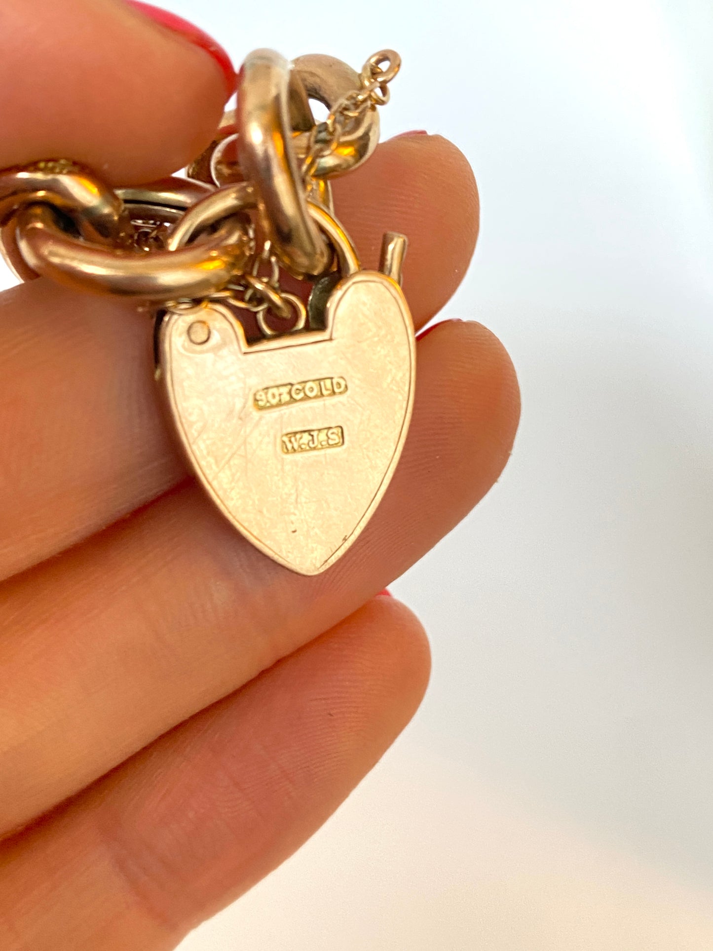 9ct Gold, Victorian Chased Bracelet with Engraved Heart Padlock Clasp, 23g and 7 inches