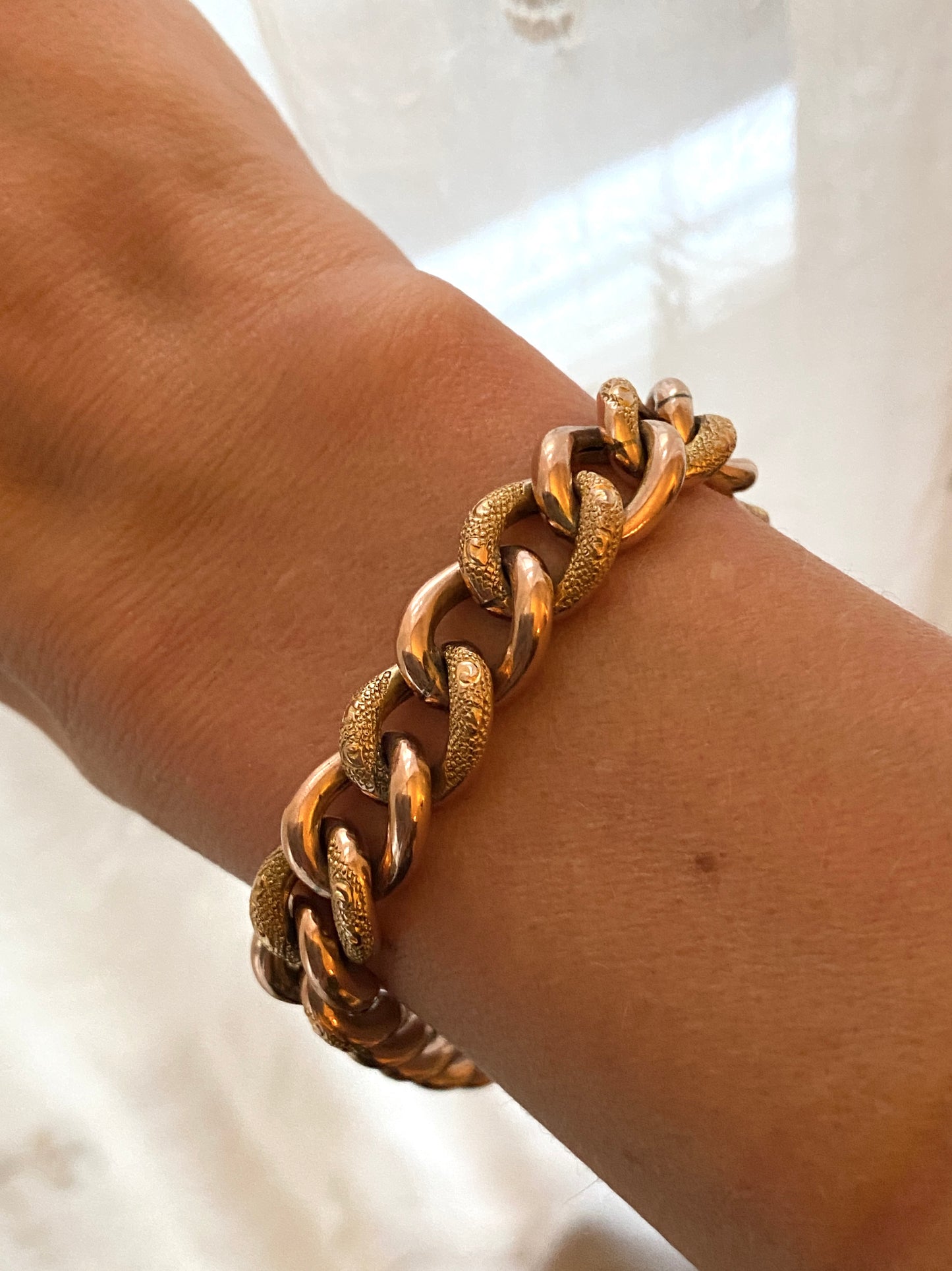 9ct Gold, Victorian Chased Bracelet with Engraved Heart Padlock Clasp, 23g and 7 inches