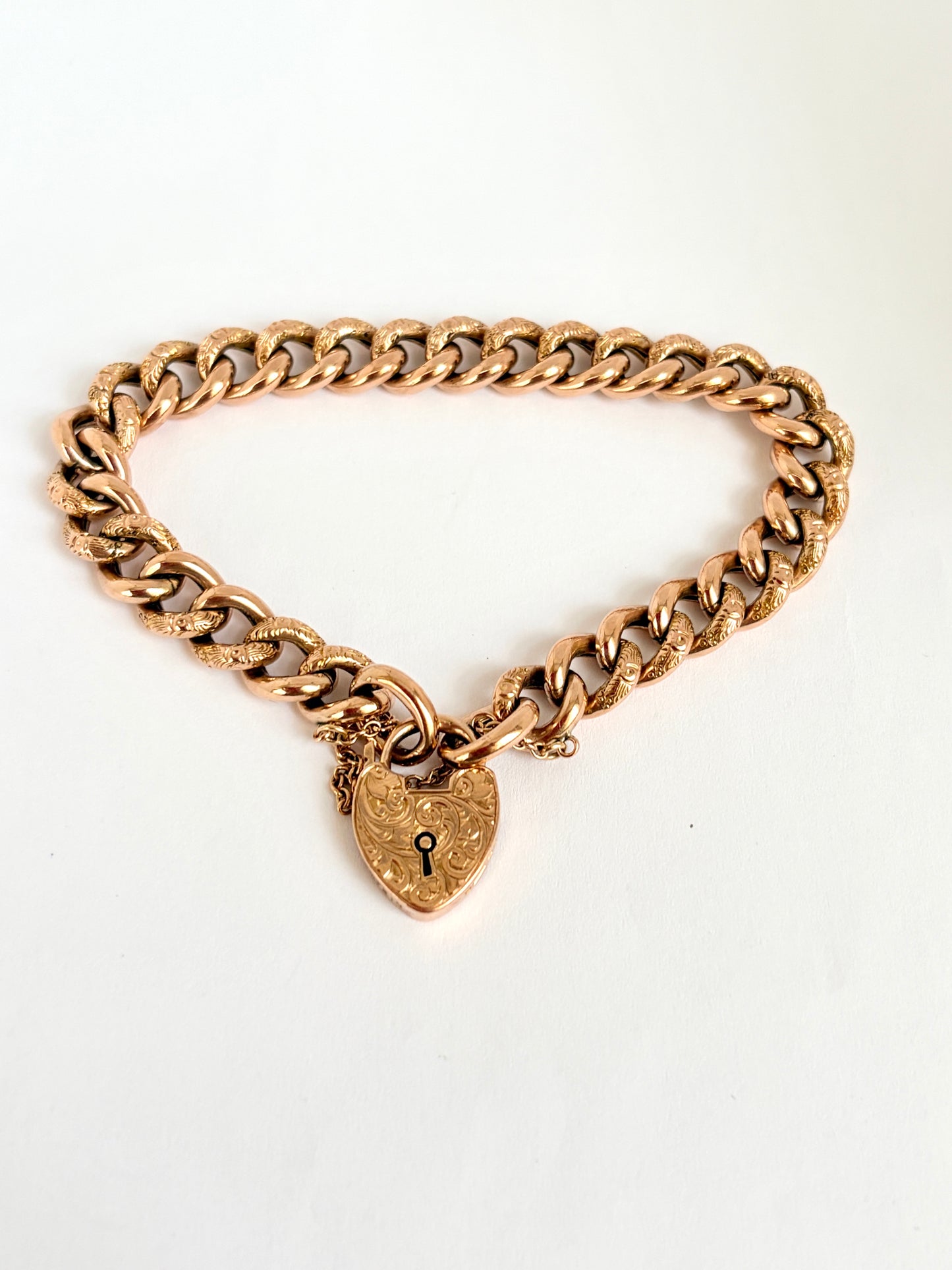 Antique, 9ct Gold Curb Link 'Night and Day' Bracelet with engraved Heart Padlock, Hallmarked Birmingham, 1904 (20.24g)