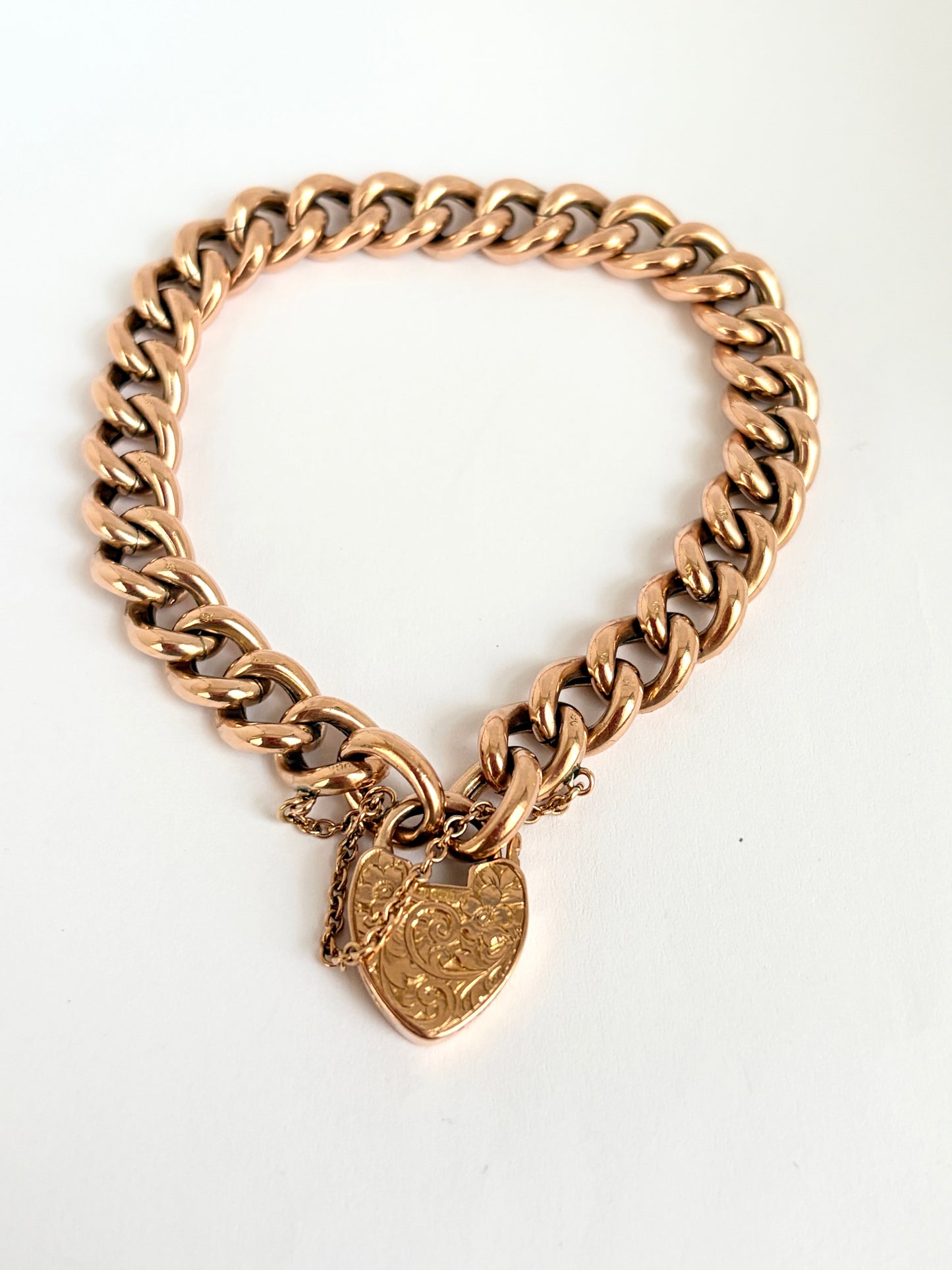Antique, 9ct Gold Curb Link 'Night and Day' Bracelet with engraved Heart Padlock, Hallmarked Birmingham, 1904 (20.24g)