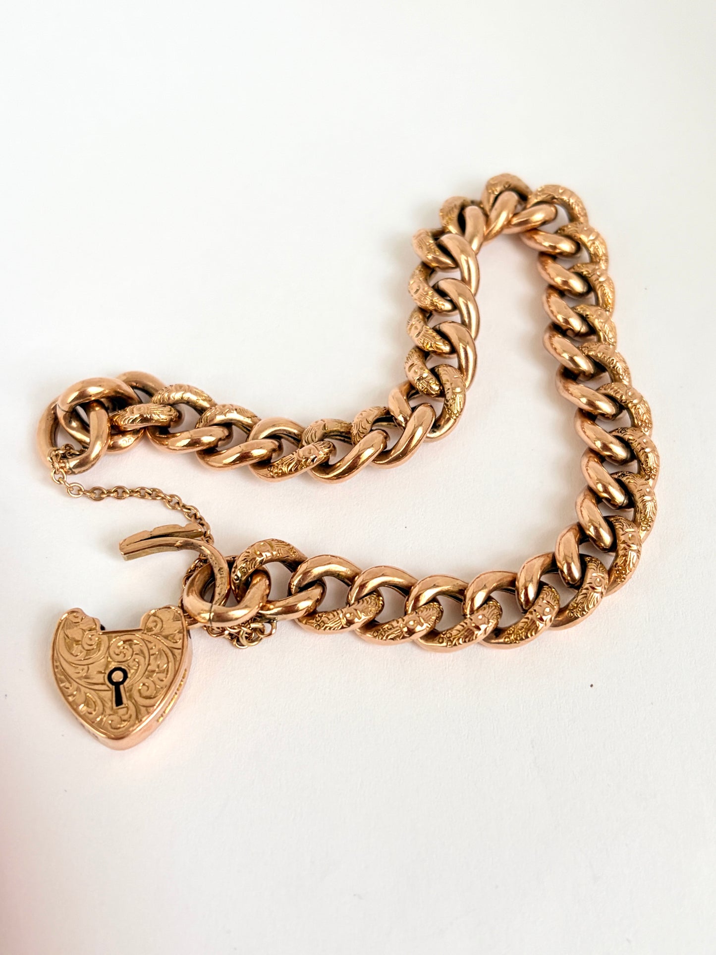 Antique, 9ct Gold Curb Link 'Night and Day' Bracelet with engraved Heart Padlock, Hallmarked Birmingham, 1904 (20.24g)