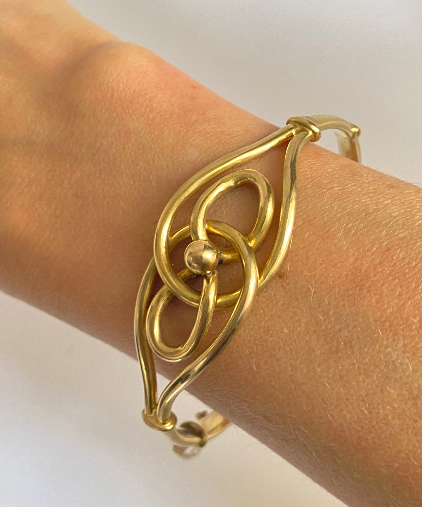 Antique, 9ct Gold Lovers Knot Bangle, 7.89g