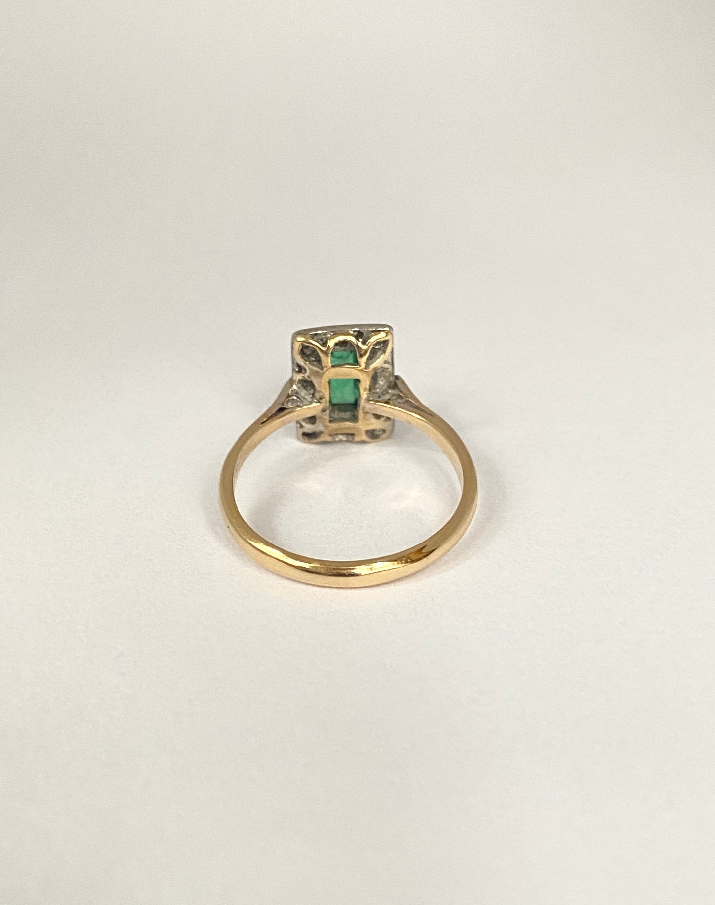 Antique, Art Deco (1930s), 18ct Gold, Platinum, Emerald and Diamond Ring