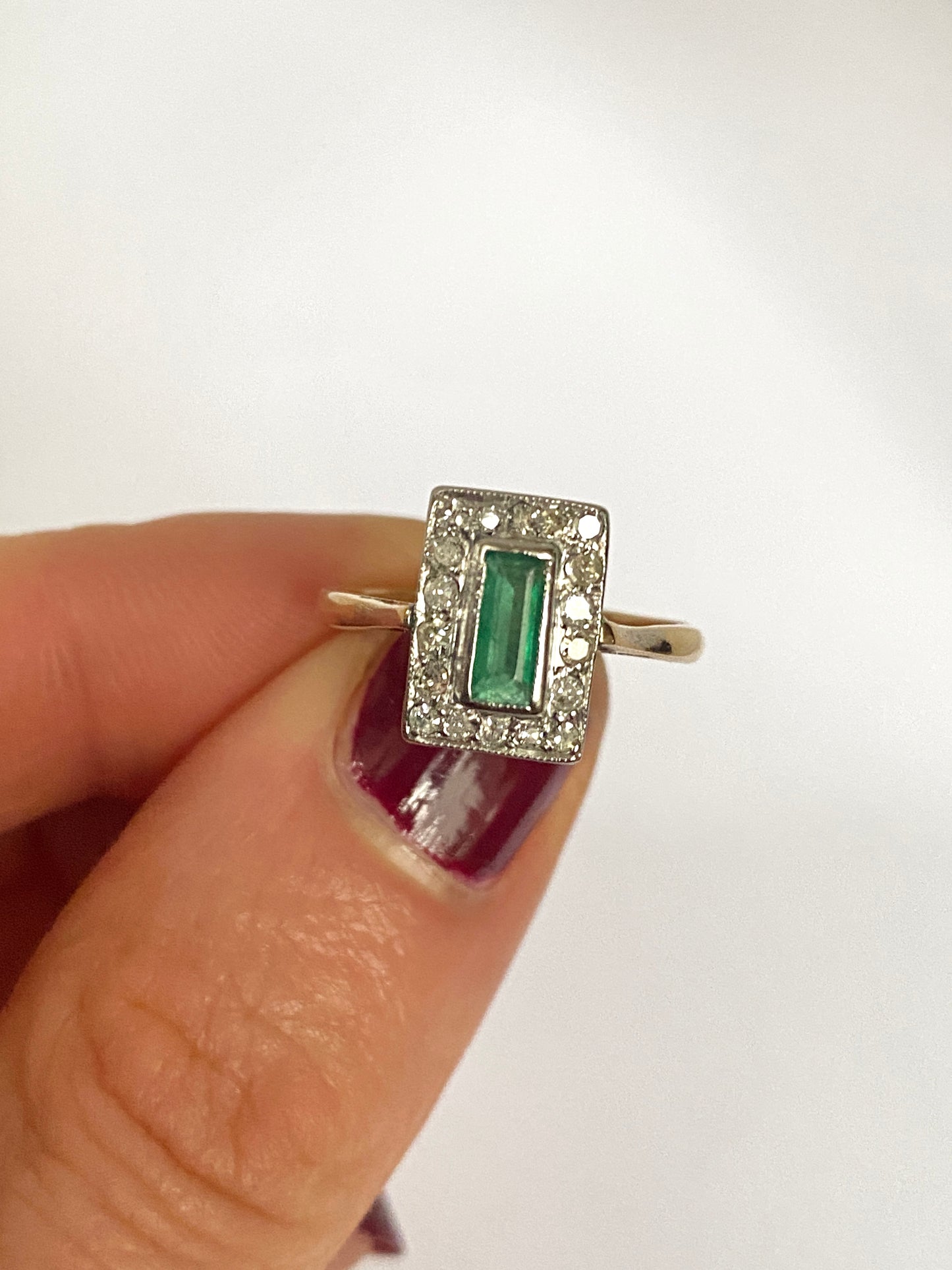 Antique, Art Deco (1930s), 18ct Gold, Platinum, Emerald and Diamond Ring