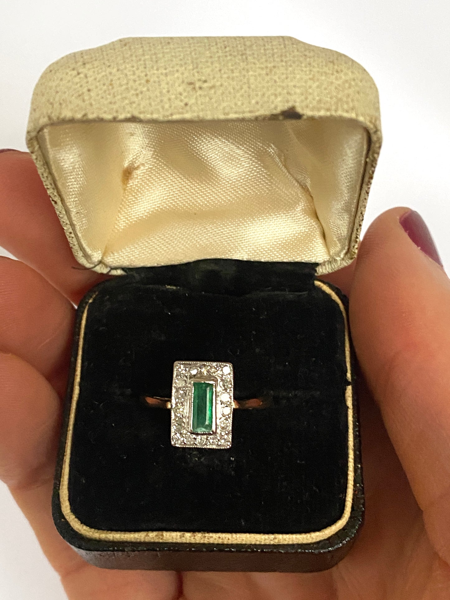 Antique, Art Deco (1930s), 18ct Gold, Platinum, Emerald and Diamond Ring