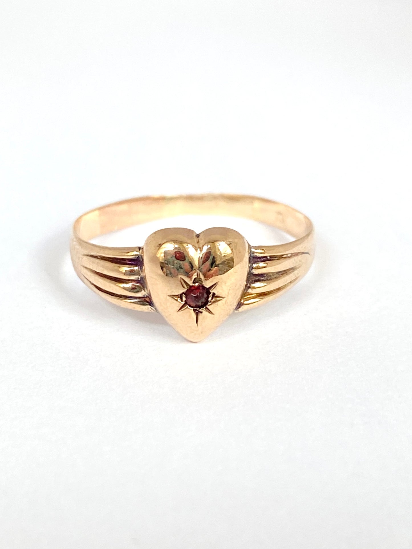 Vintage 9ct Gold, Garnet Heart Ring