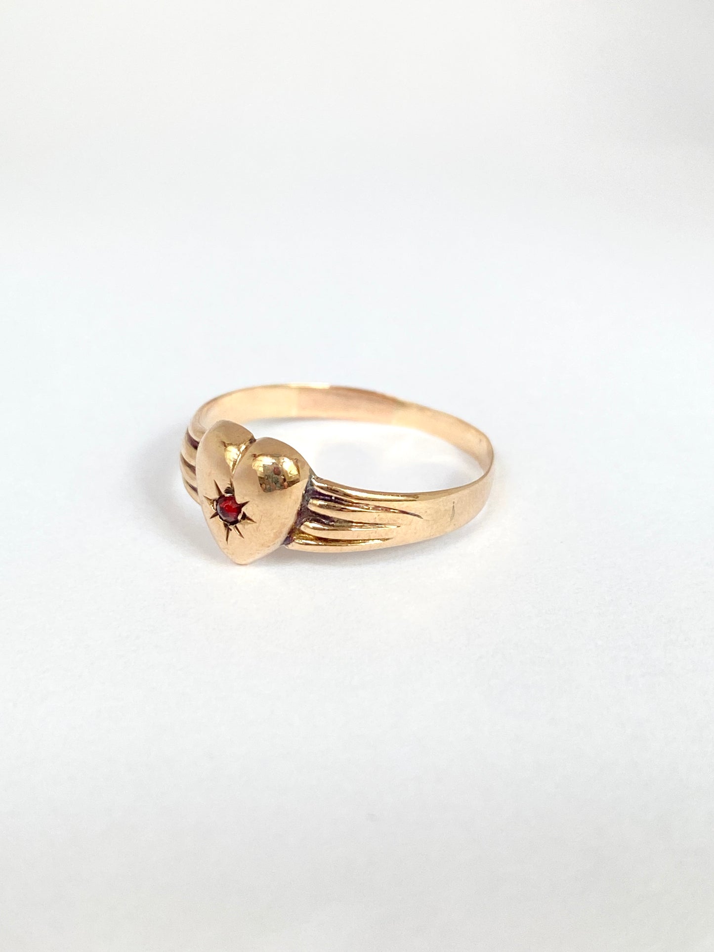Vintage 9ct Gold, Garnet Heart Ring