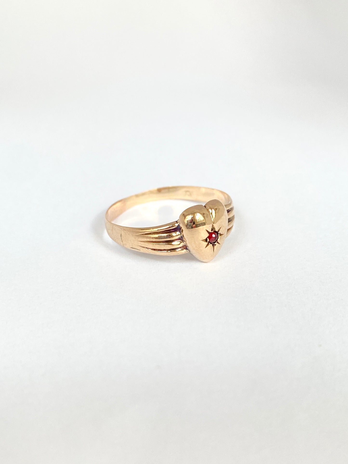 Vintage 9ct Gold, Garnet Heart Ring
