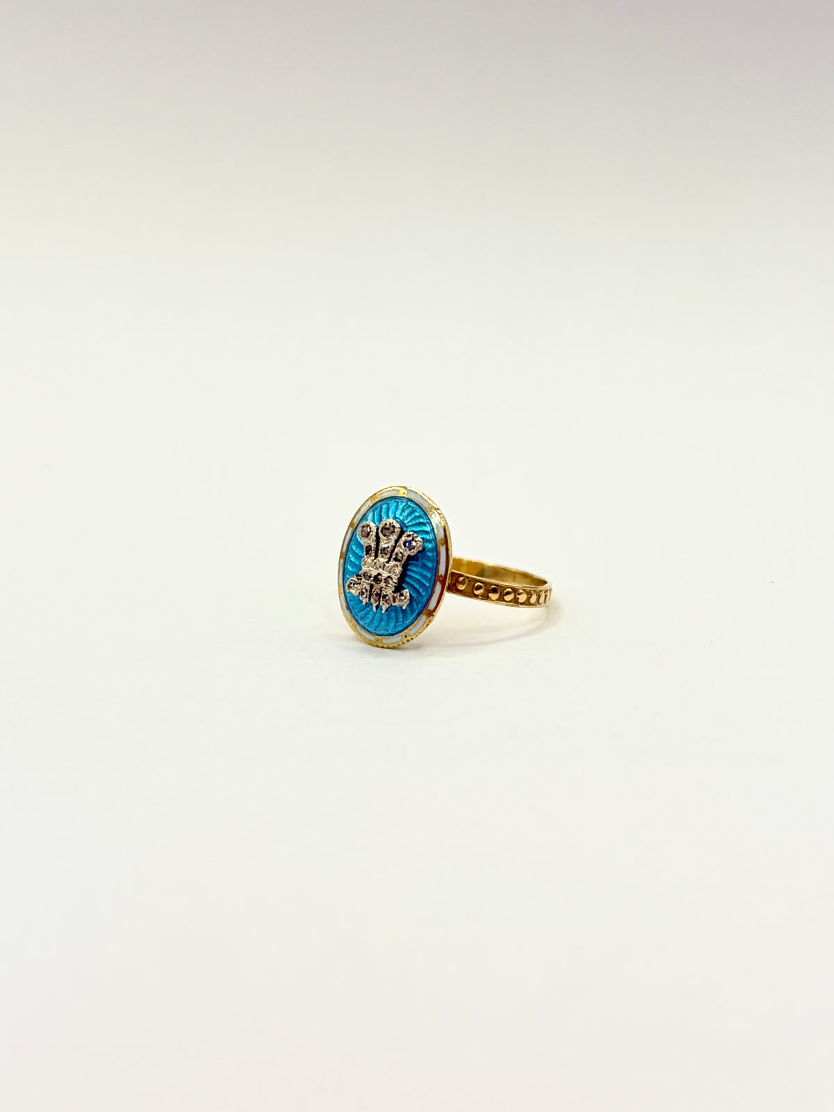 Vintage 18ct Gold, Diamond and Enamel, 'Prince of Wales Feathers' Ring