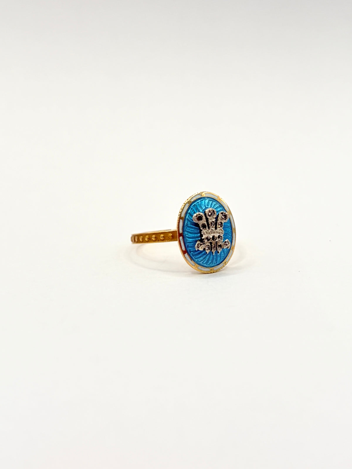 Vintage 18ct Gold, Diamond and Enamel, 'Prince of Wales Feathers' Ring