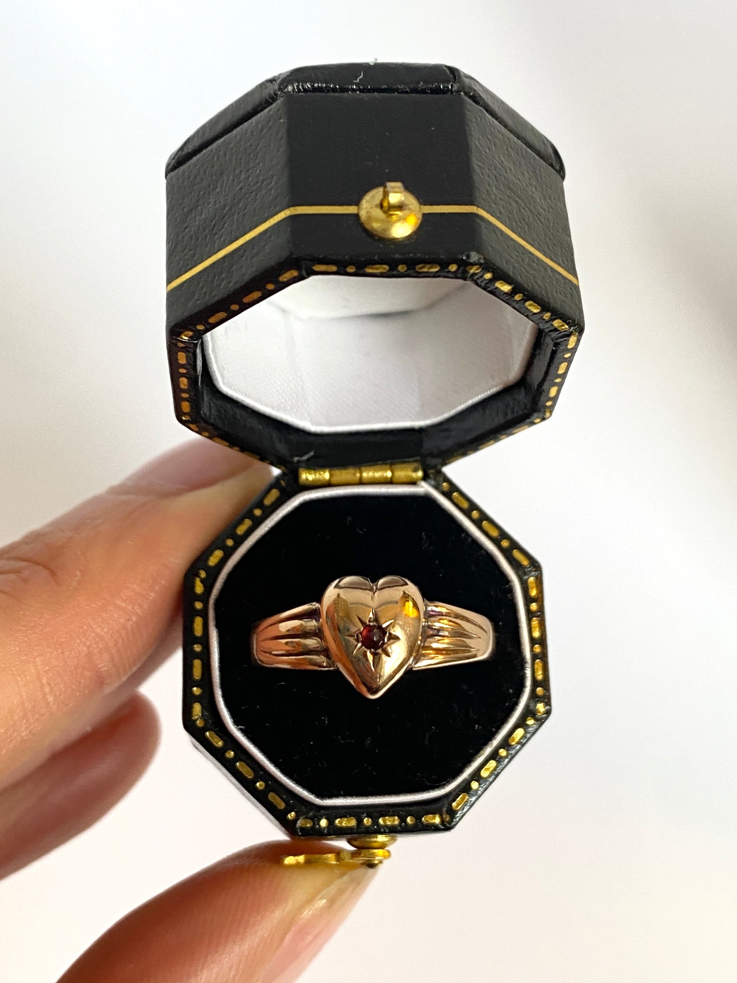 Vintage 9ct Gold, Garnet Heart Ring