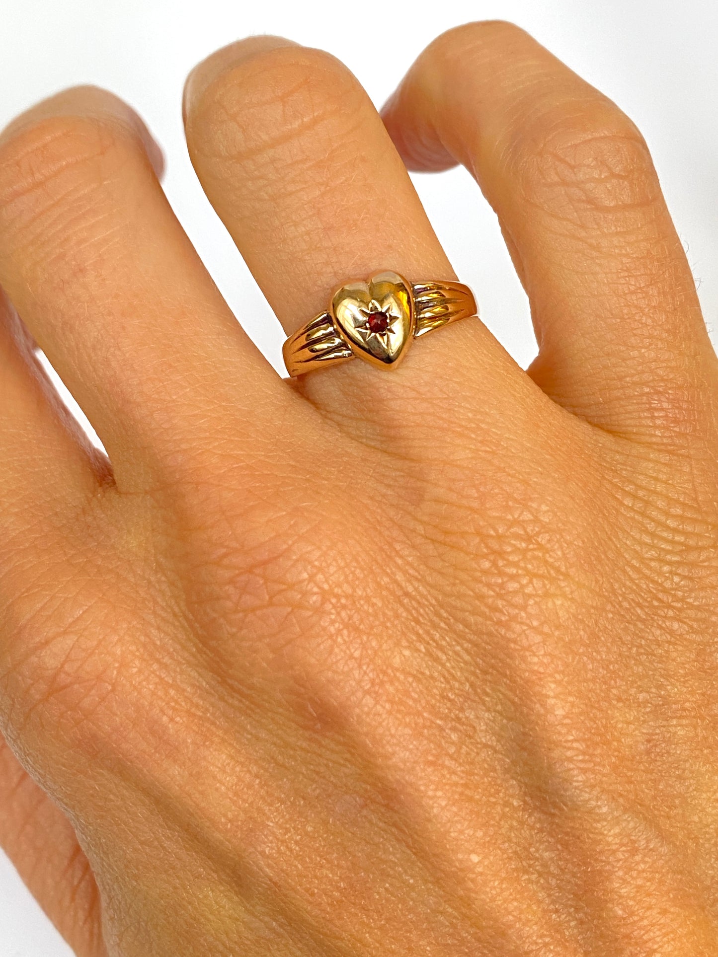Vintage 9ct Gold, Garnet Heart Ring