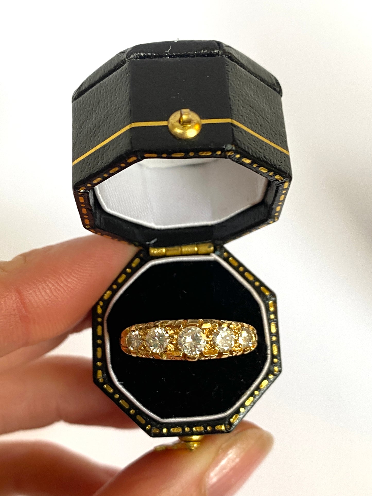 18ct Gold, Vintage 5 Stone Diamond Ring